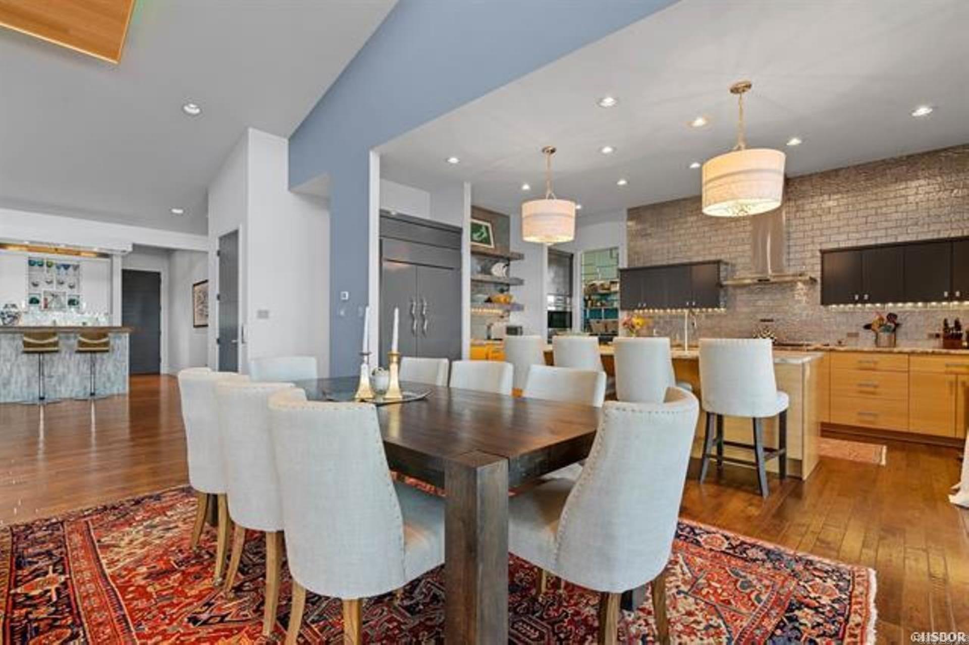 Point on Wilson Point - Residential