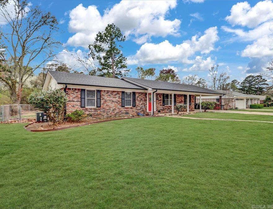 3 bedroom, 2 bath home built in 1975 located in the Beverly Hills subdivision in Hot Springs. The home features a functional layout with a comfortable living area. Situated within an established subdivision with convenient access to shopping, dining, and other local amenities.