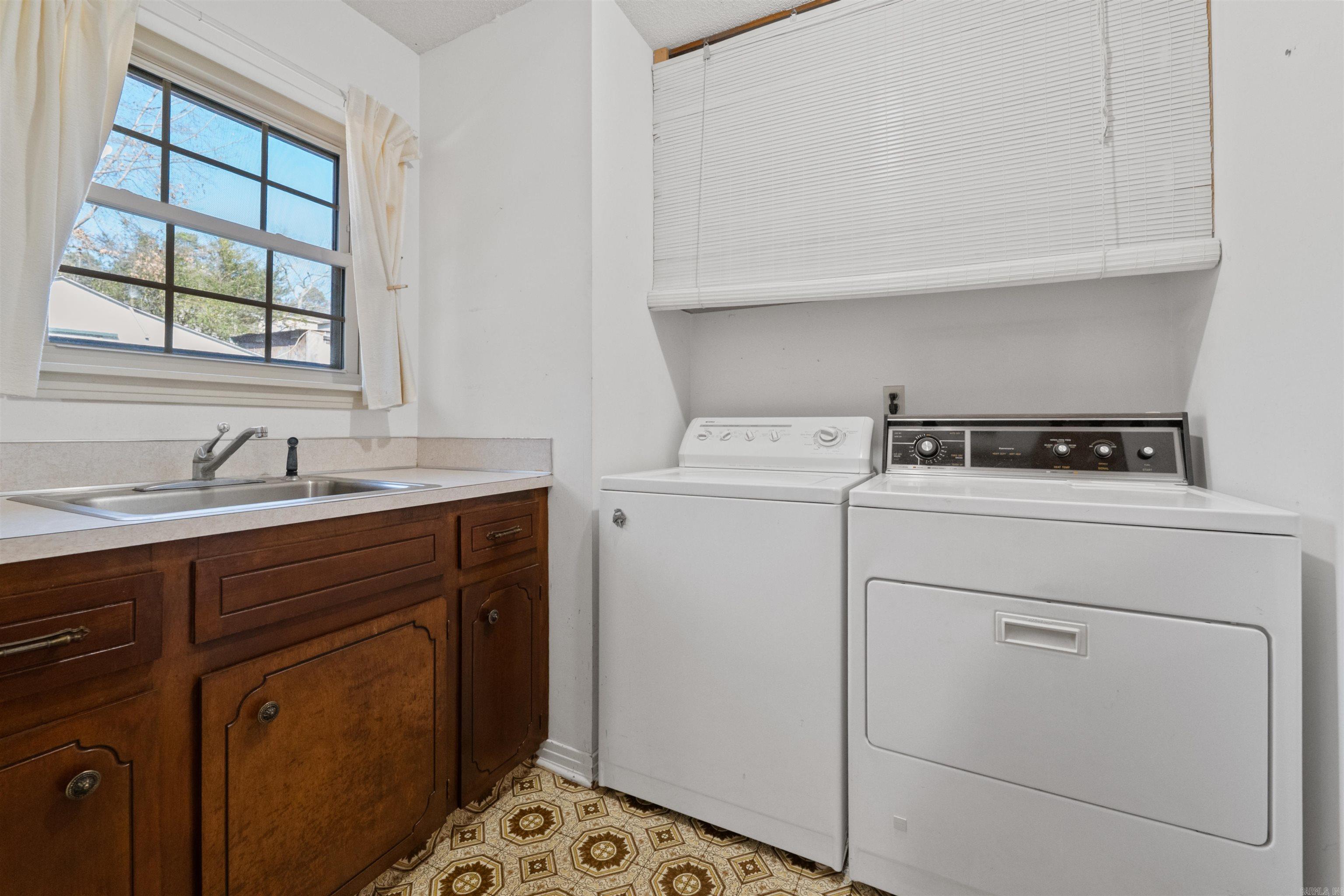 BARROW JOHN - Residential