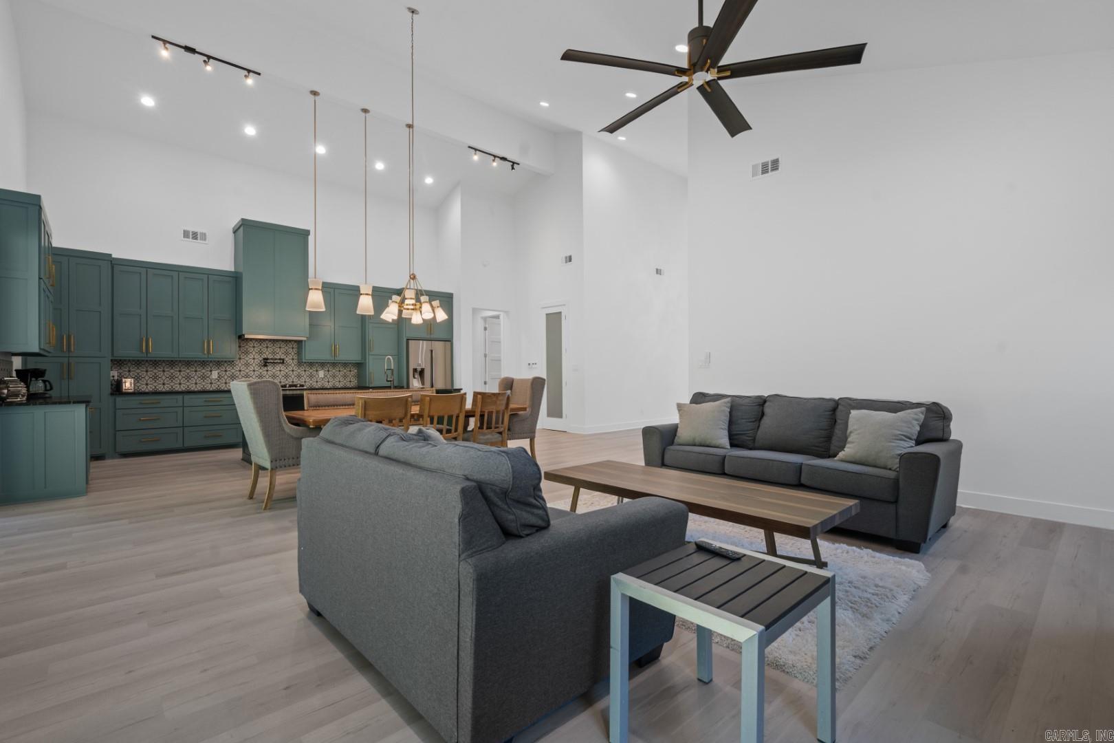 BAYOU RIDGE - Residential