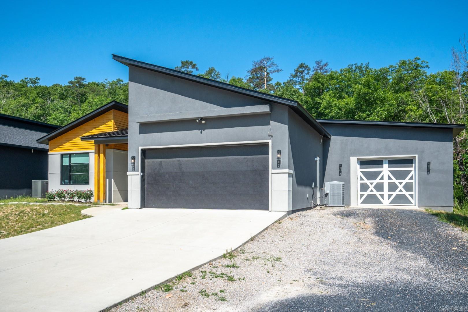 BAYOU RIDGE - Residential