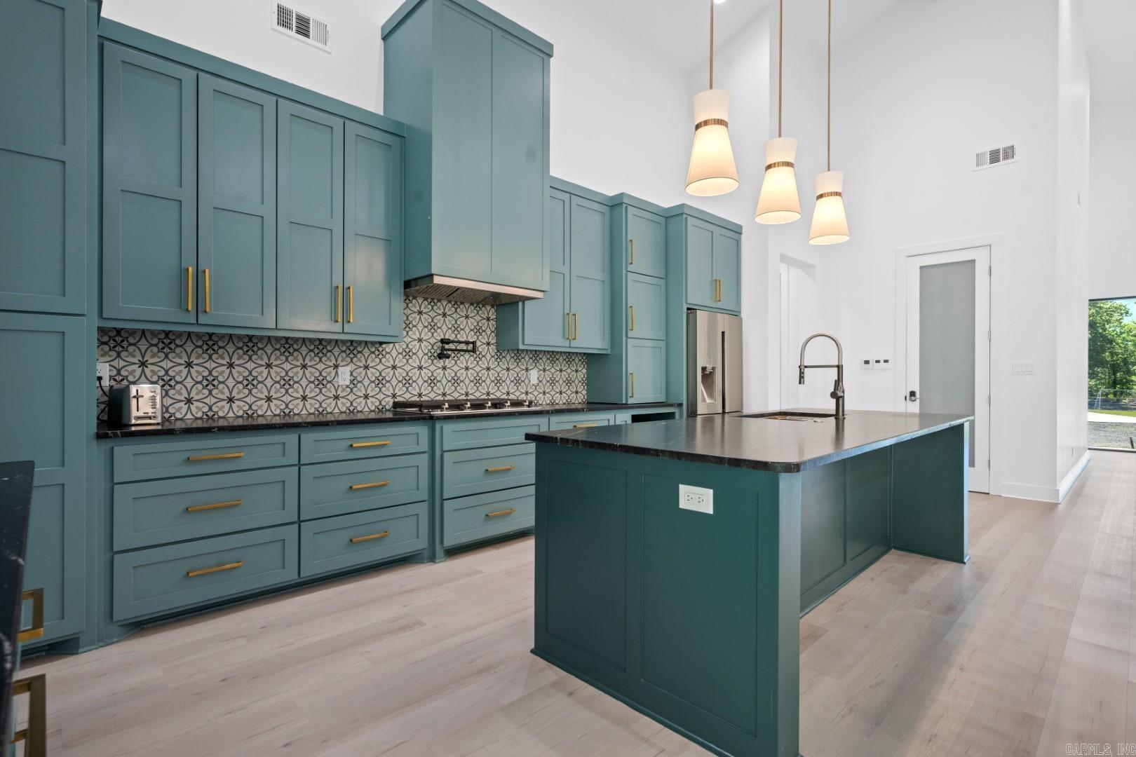 BAYOU RIDGE - Residential