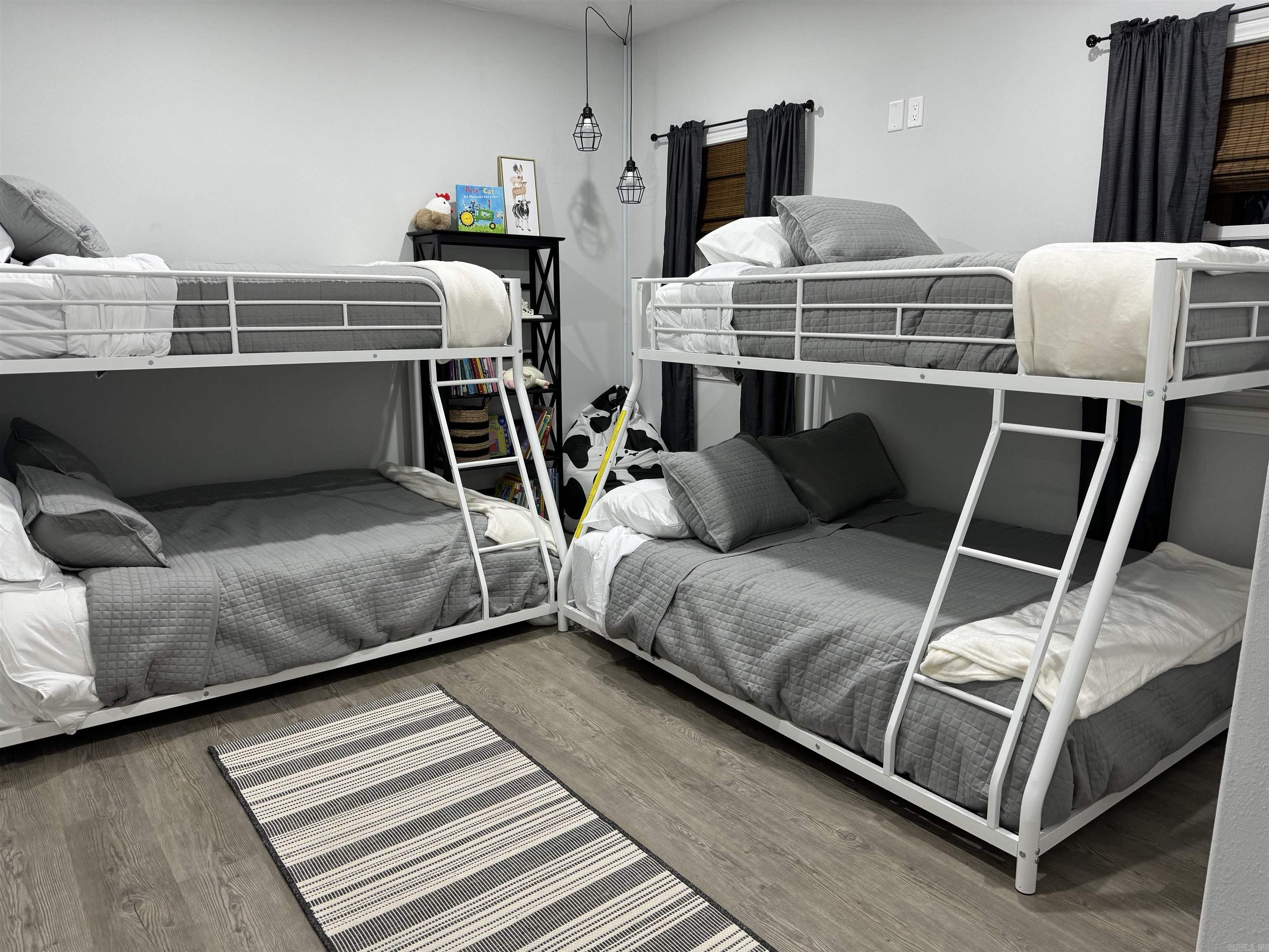 MOUNTAIN VIEW - Residential