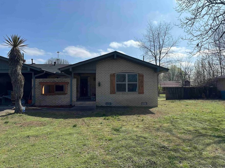 The spacious layout of this home provides ample space for entertaining family or guests.  In addition to the fully fenced back yard the property also includes a patio area, perfect for outdoor entertaining or relaxation.  With some recent updates including the roof, floors, paint and countertops this home is move in ready.