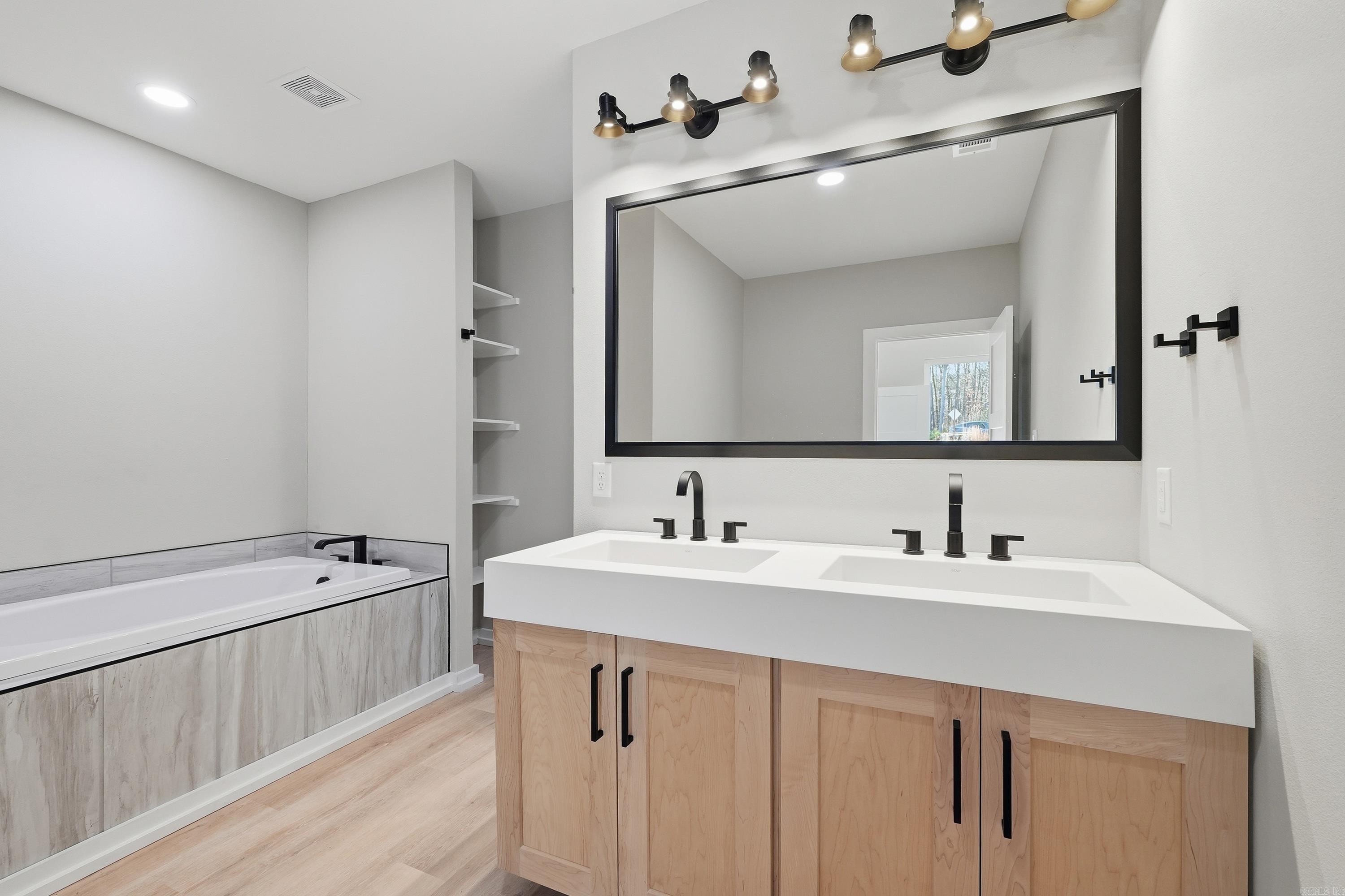 DIAMONDHEAD - Residential