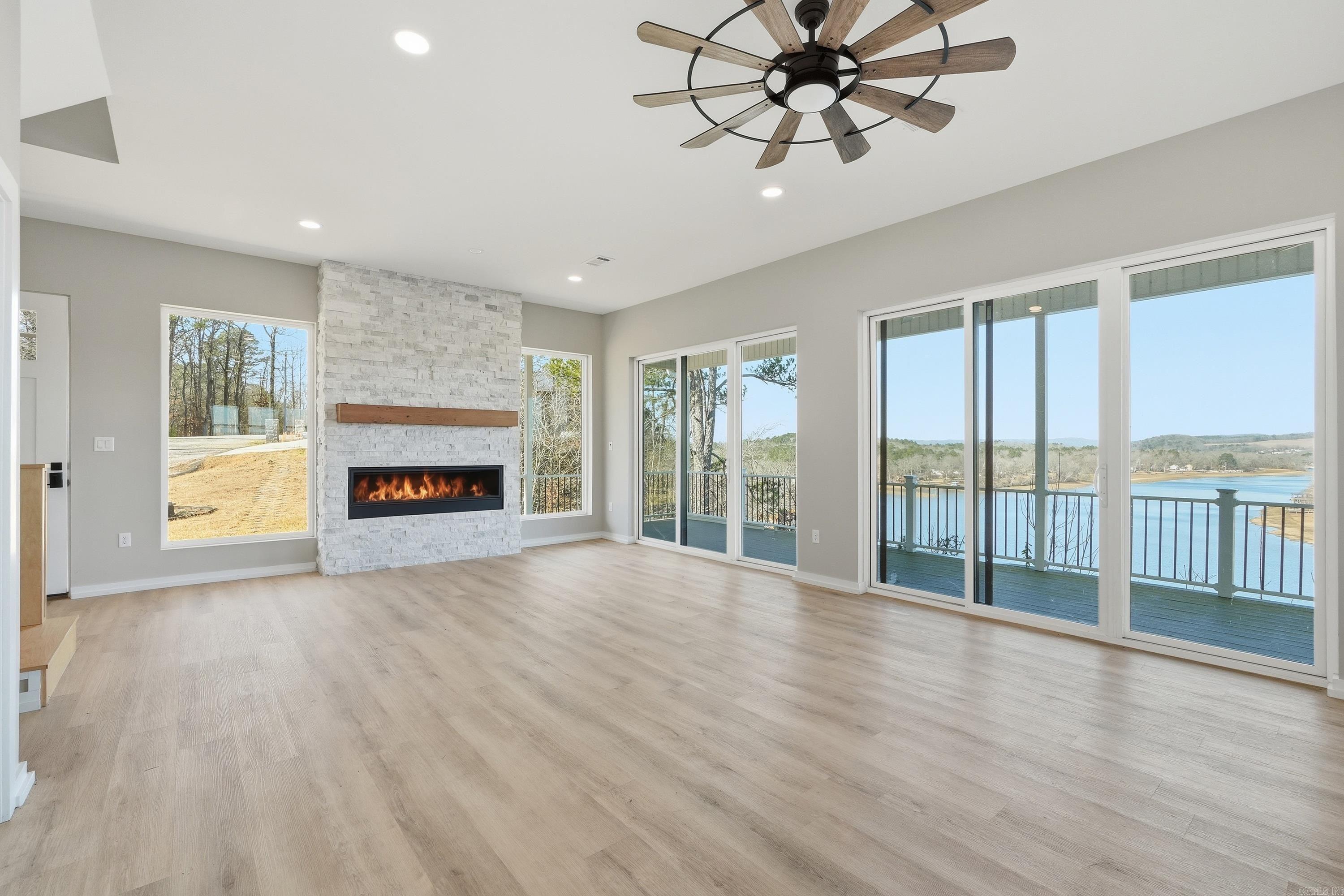 DIAMONDHEAD - Residential