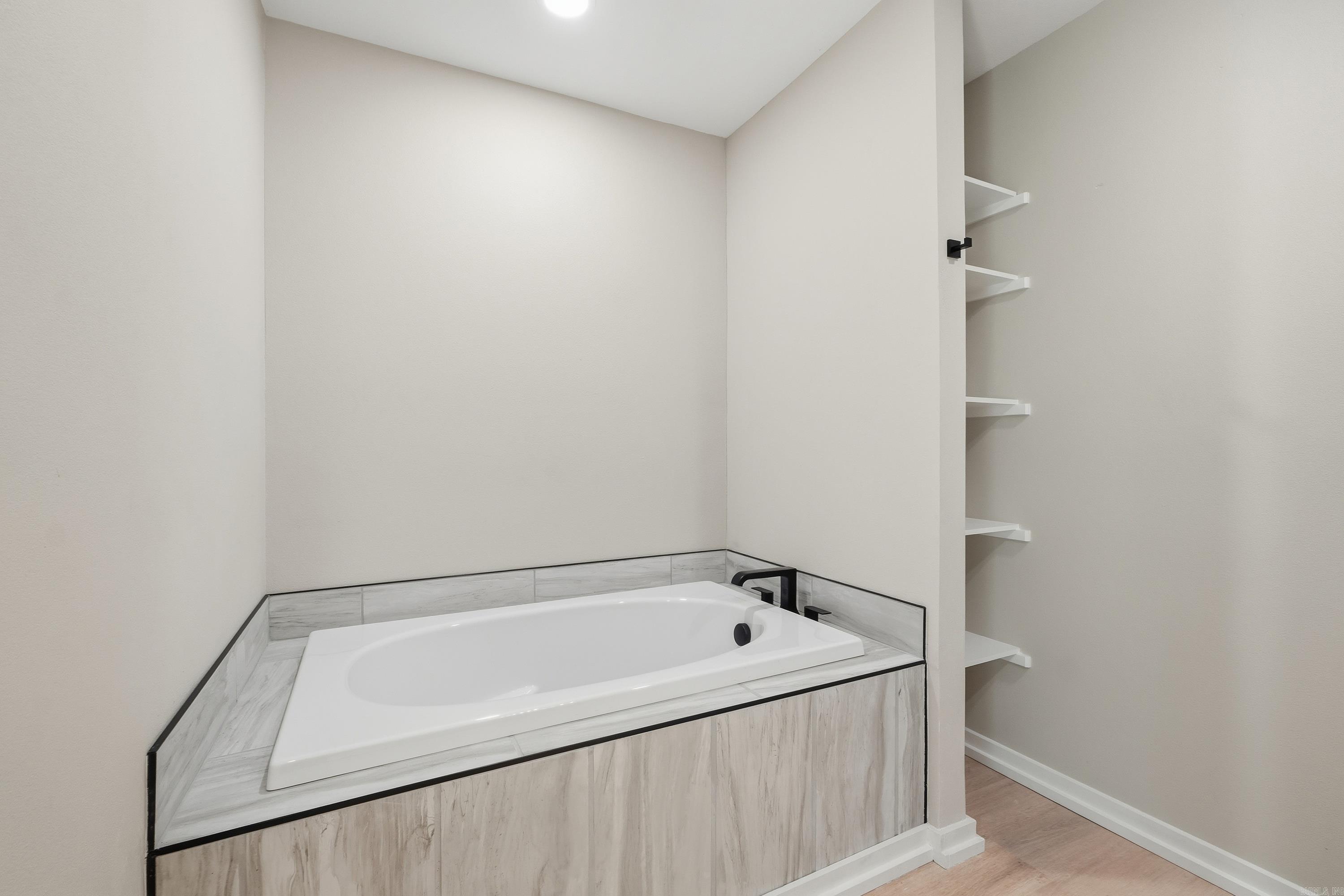 DIAMONDHEAD - Residential