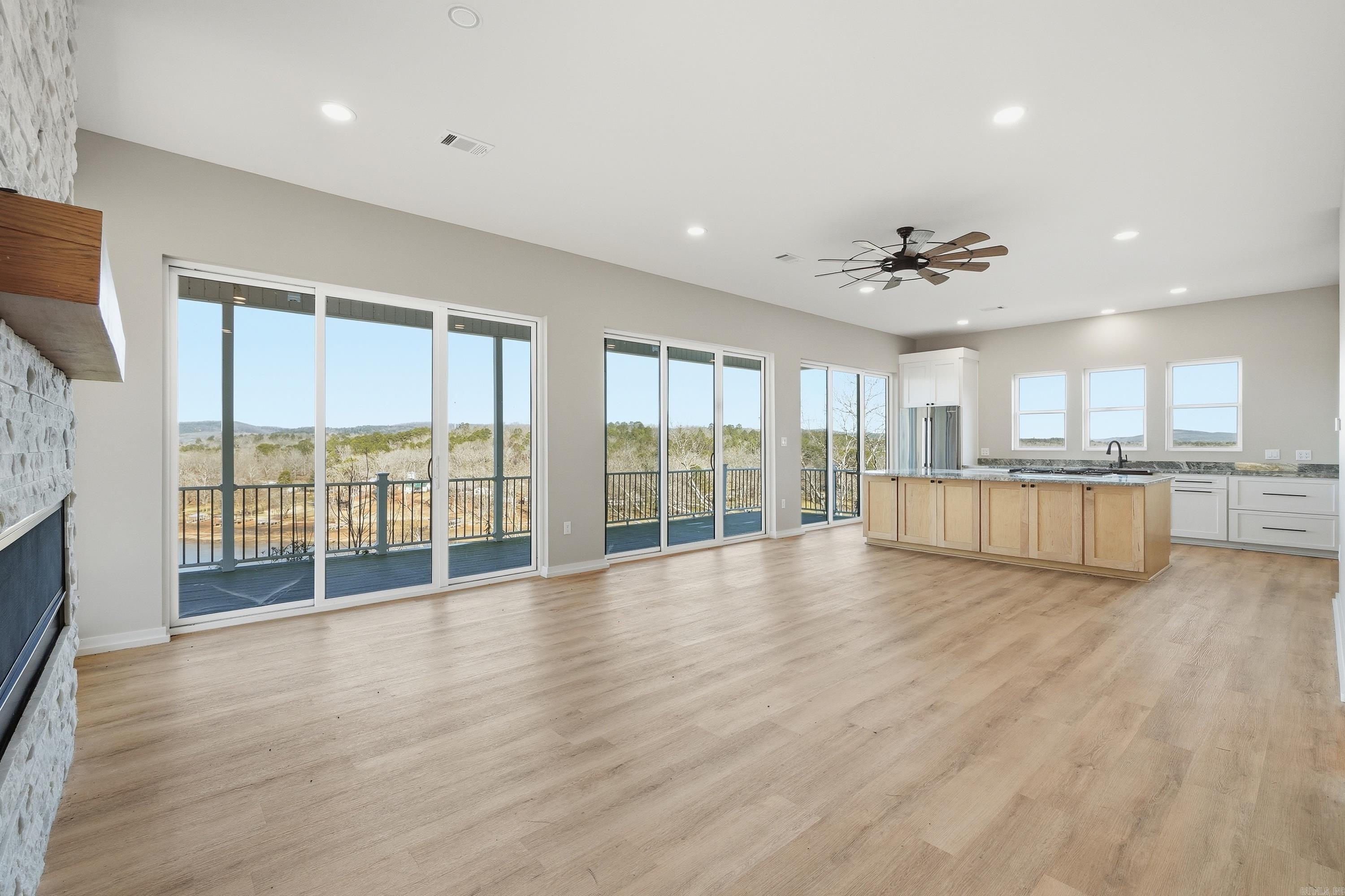 DIAMONDHEAD - Residential