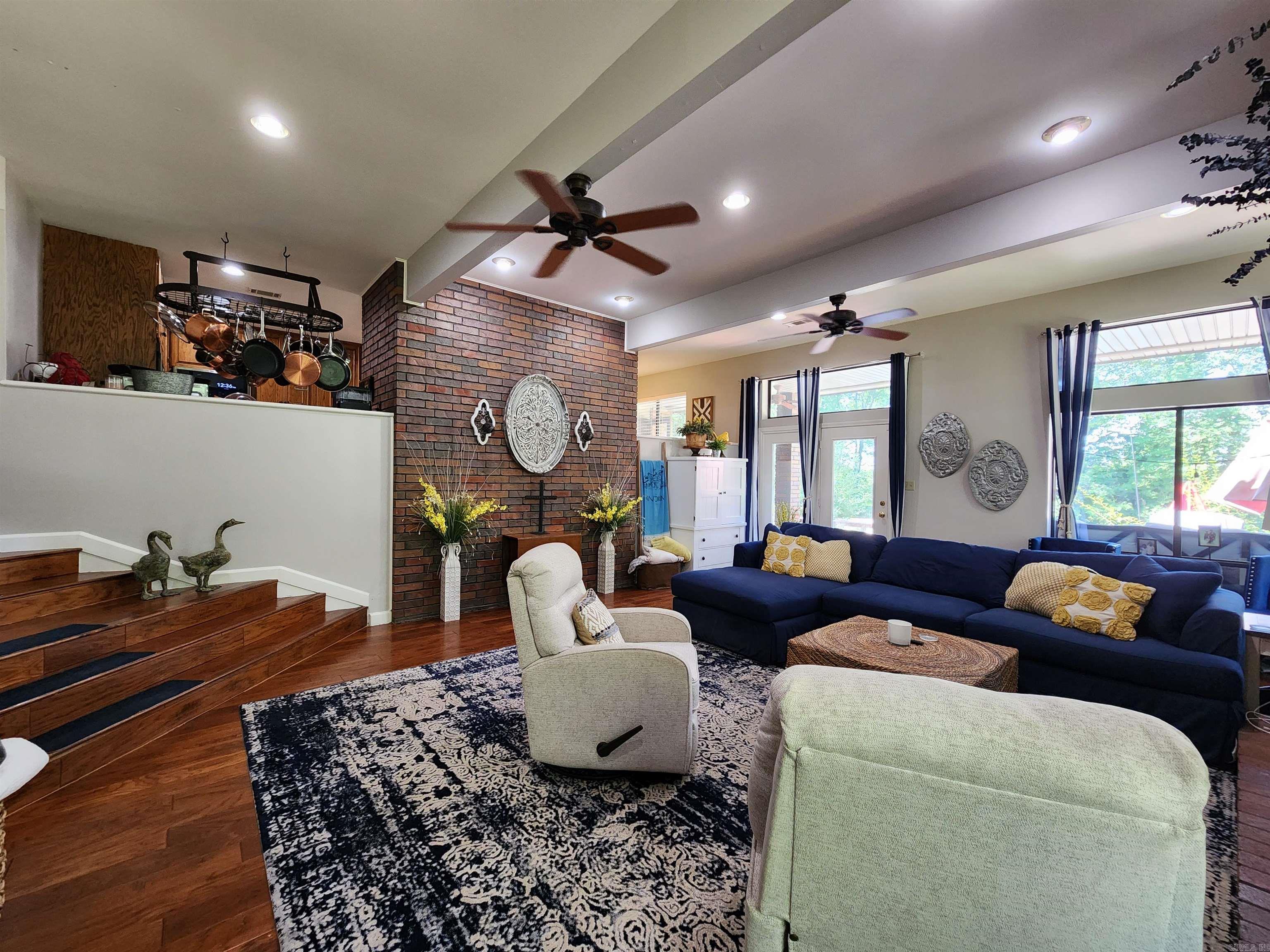 WELLINGTON POINTE - Residential