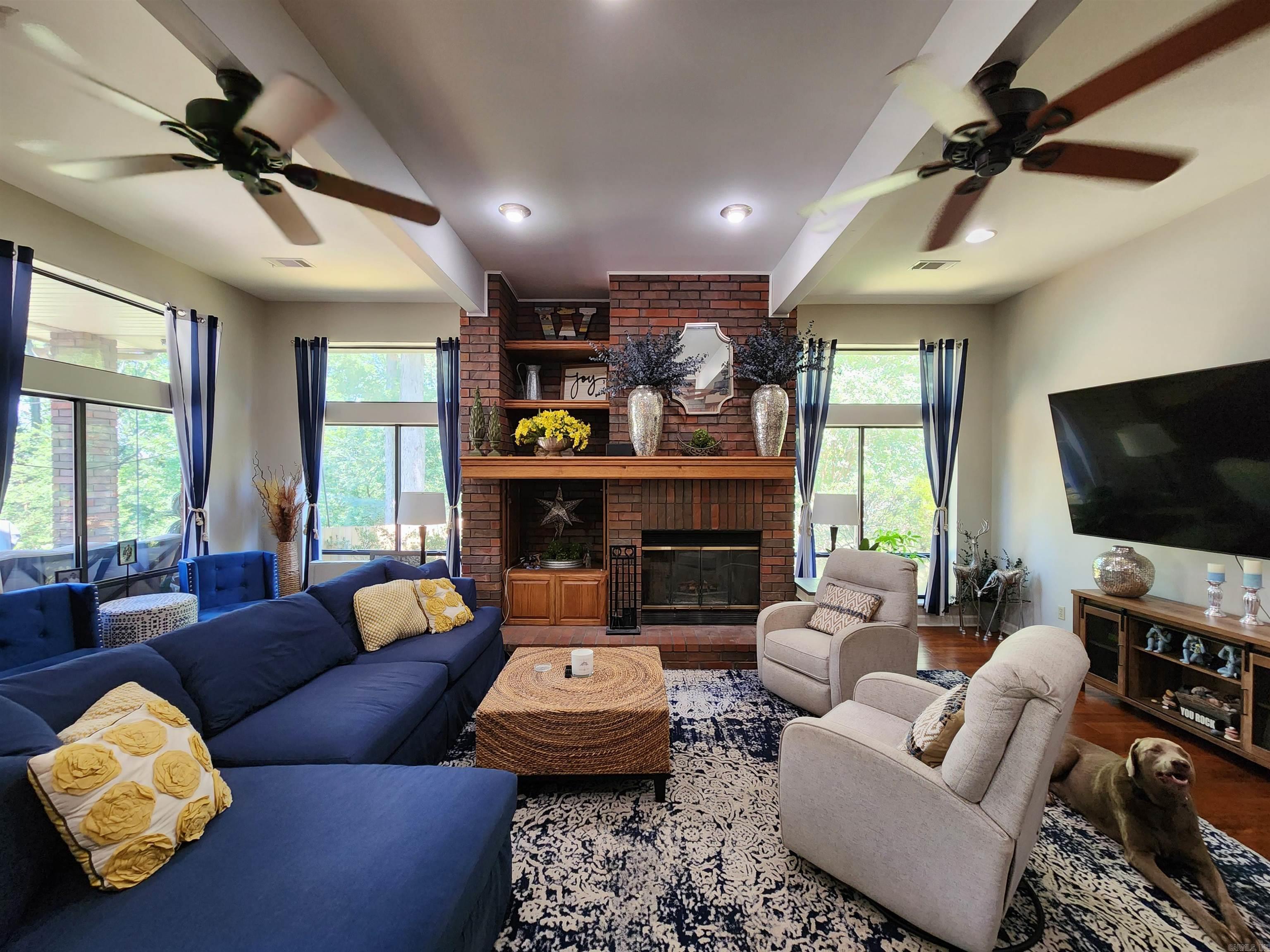 WELLINGTON POINTE - Residential