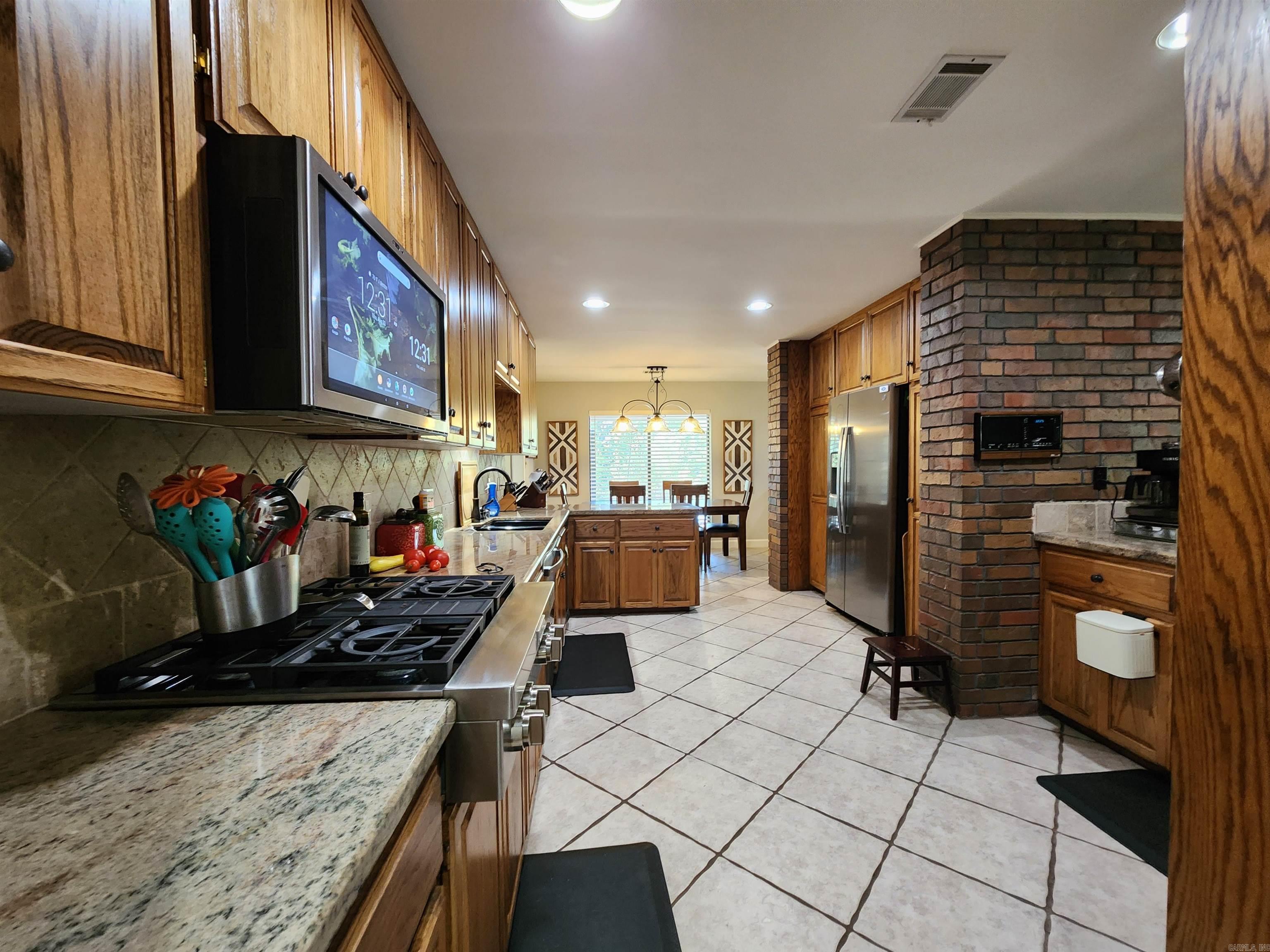 WELLINGTON POINTE - Residential