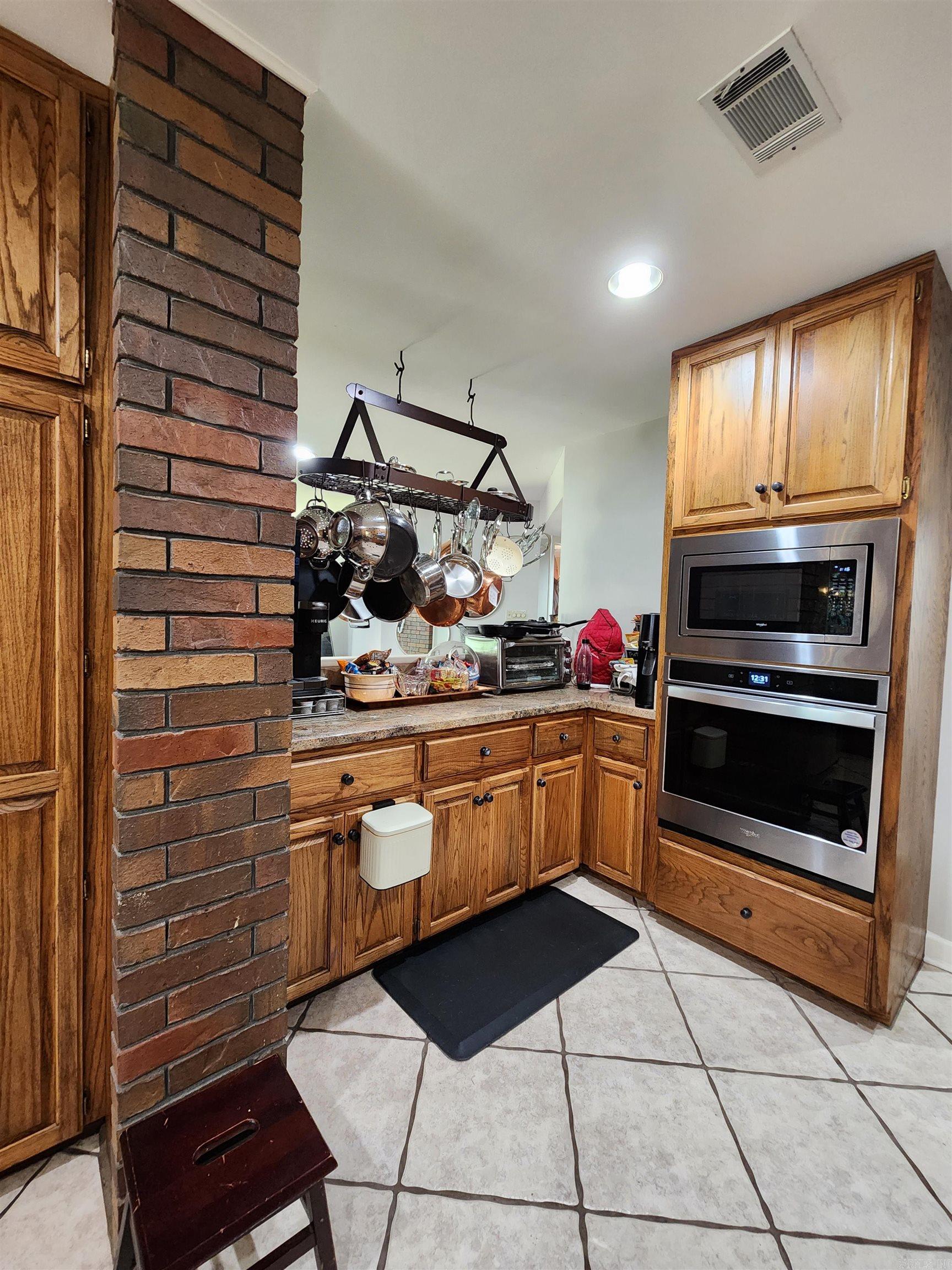 WELLINGTON POINTE - Residential