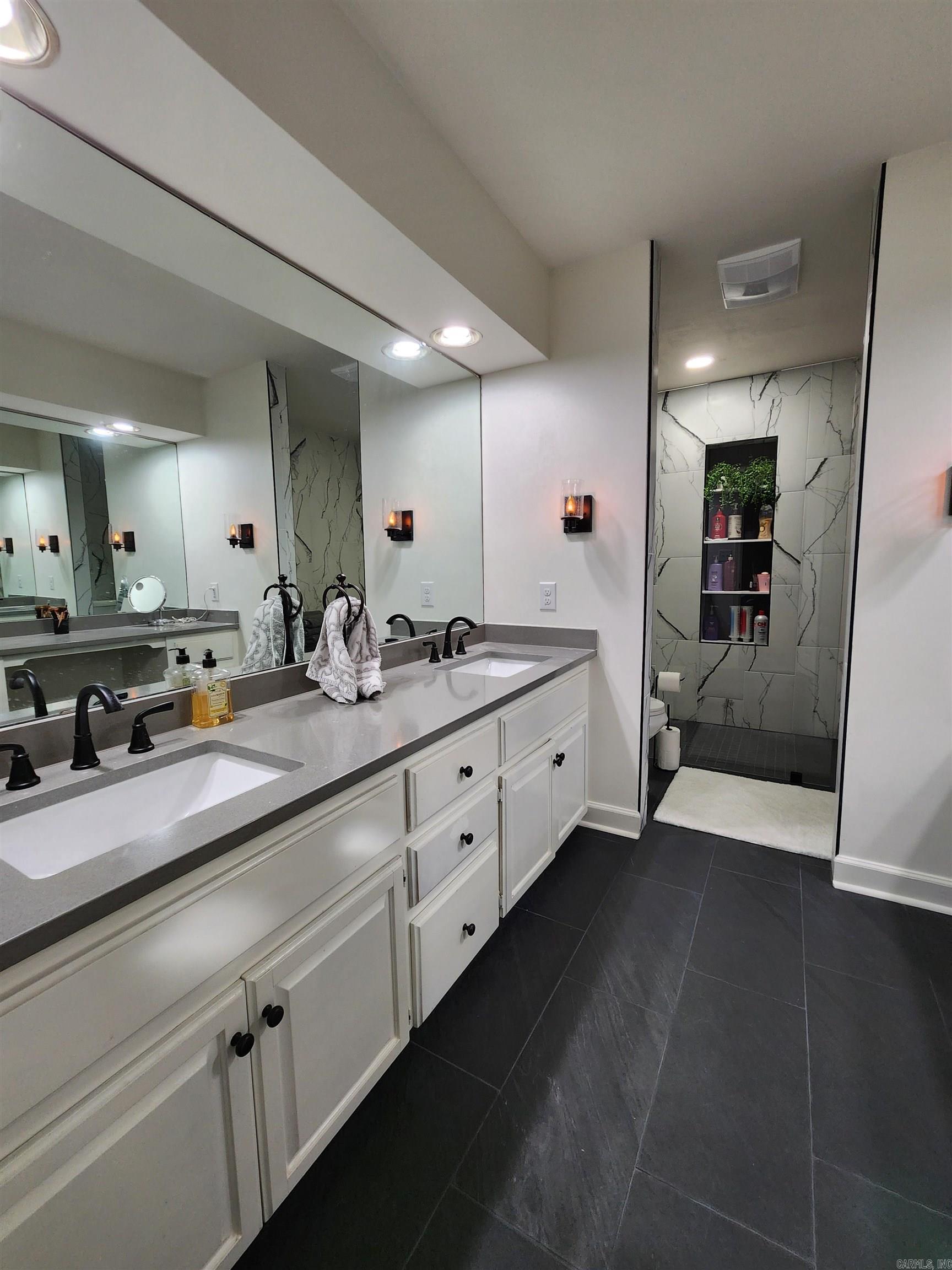 WELLINGTON POINTE - Residential