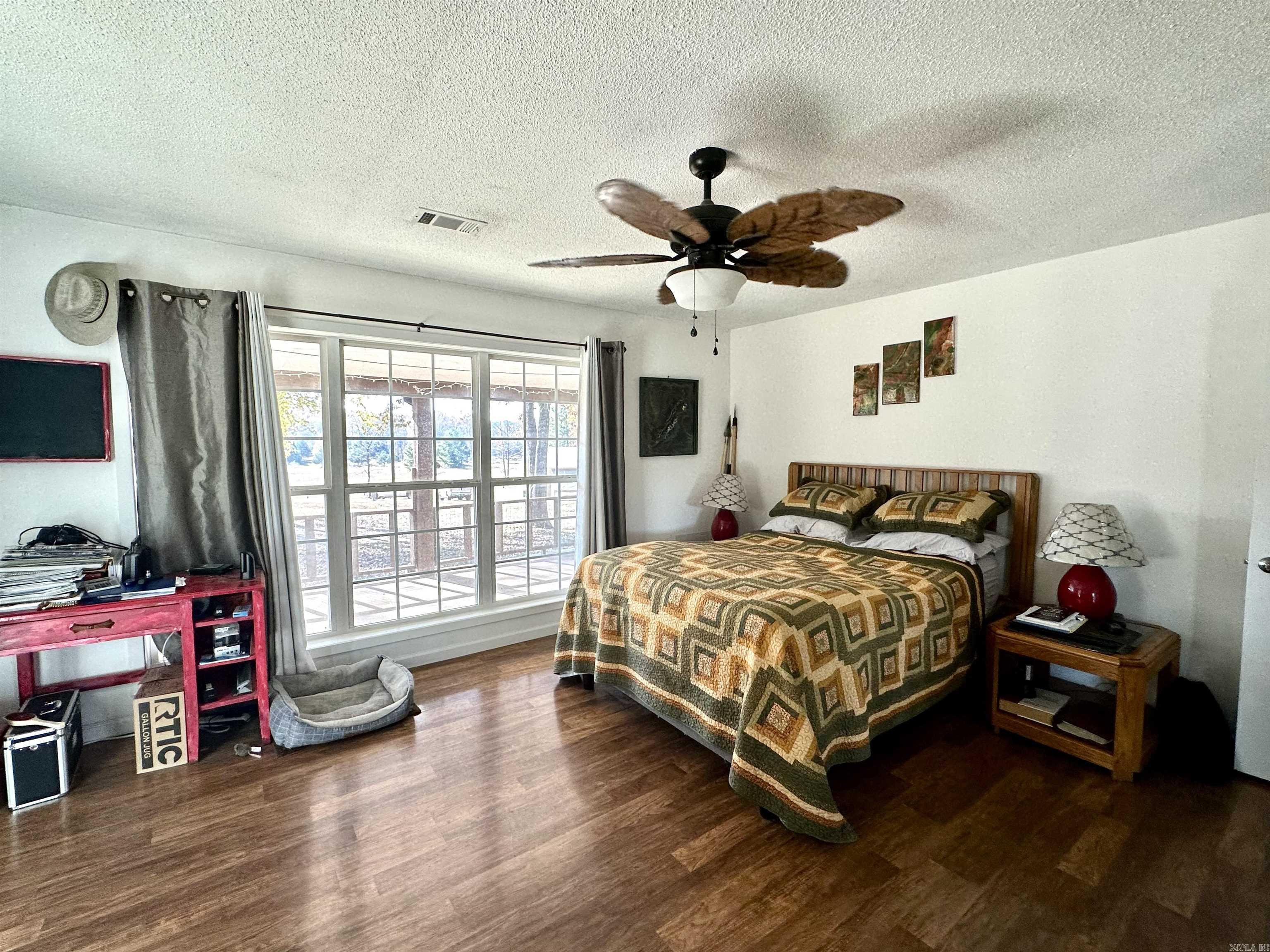 LOUD WATER RETREAT - Residential