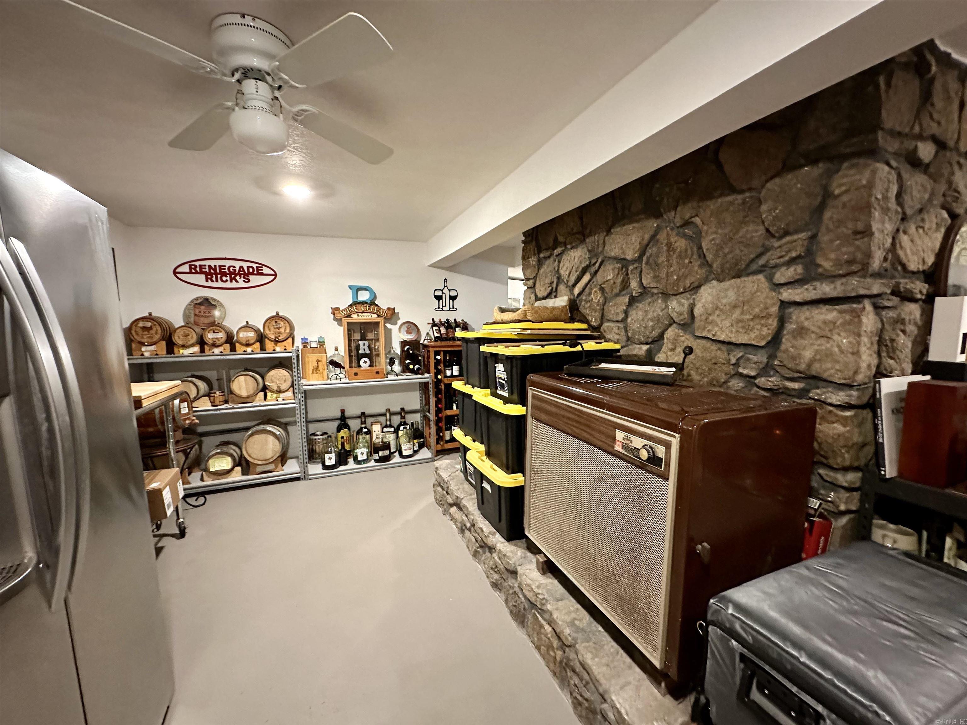 LOUD WATER RETREAT - Residential