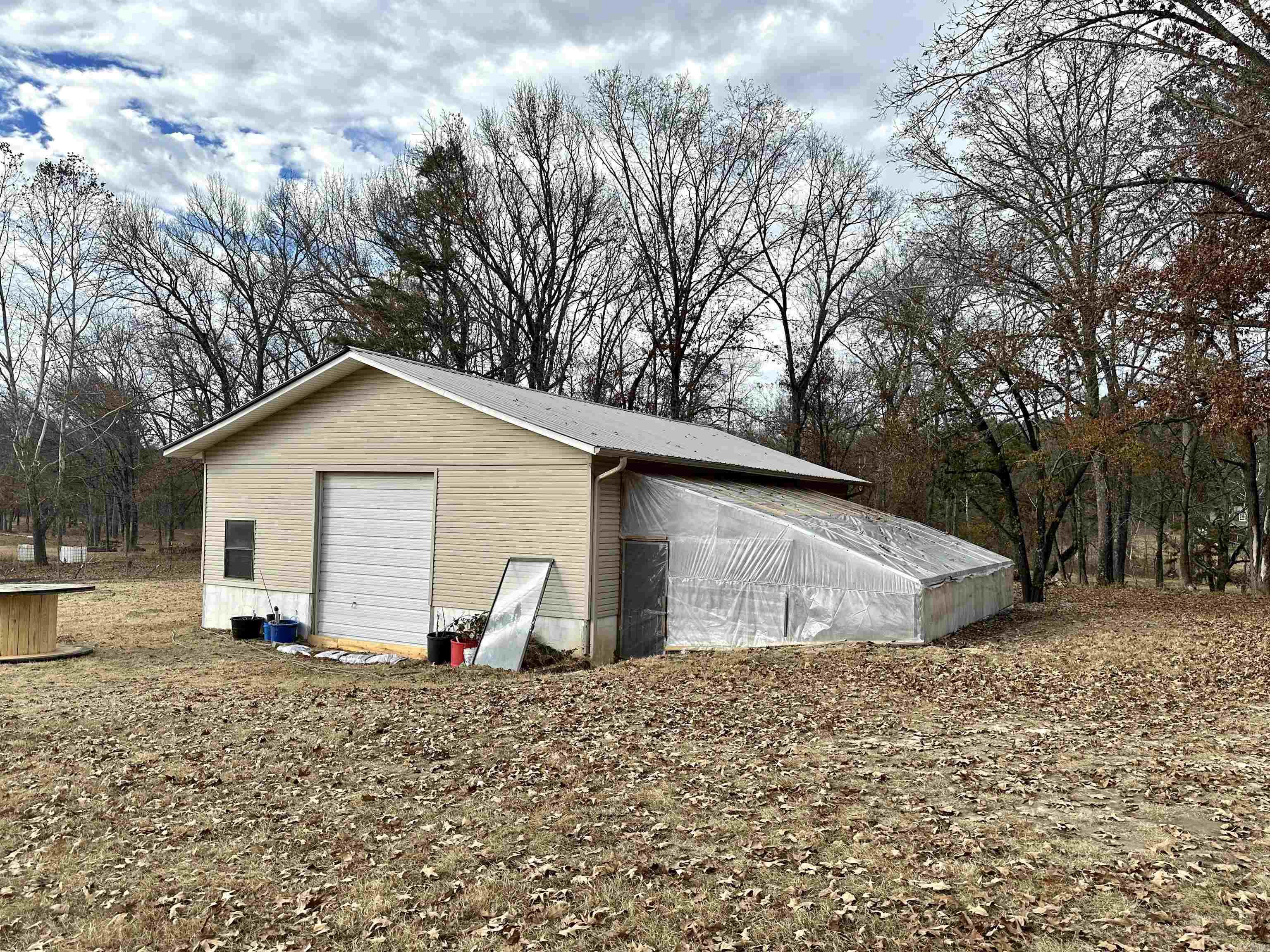 LOUD WATER RETREAT - Residential
