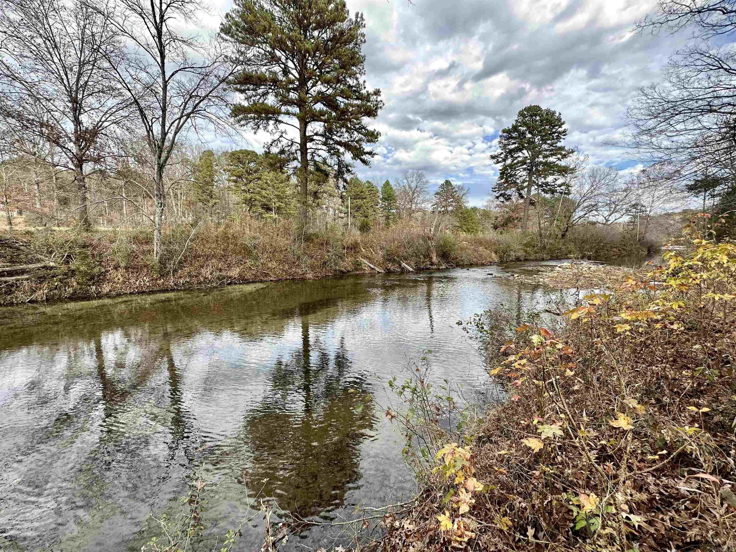 LOUD WATER RETREAT - Residential