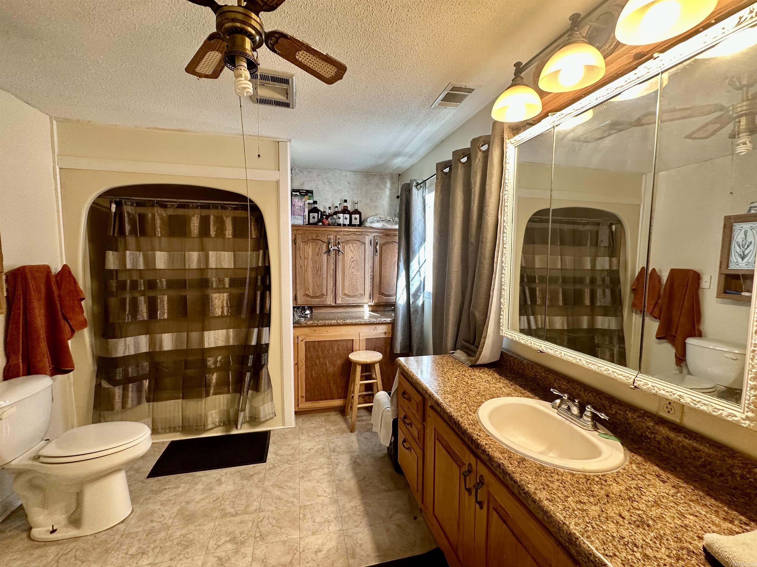 LOUD WATER RETREAT - Residential