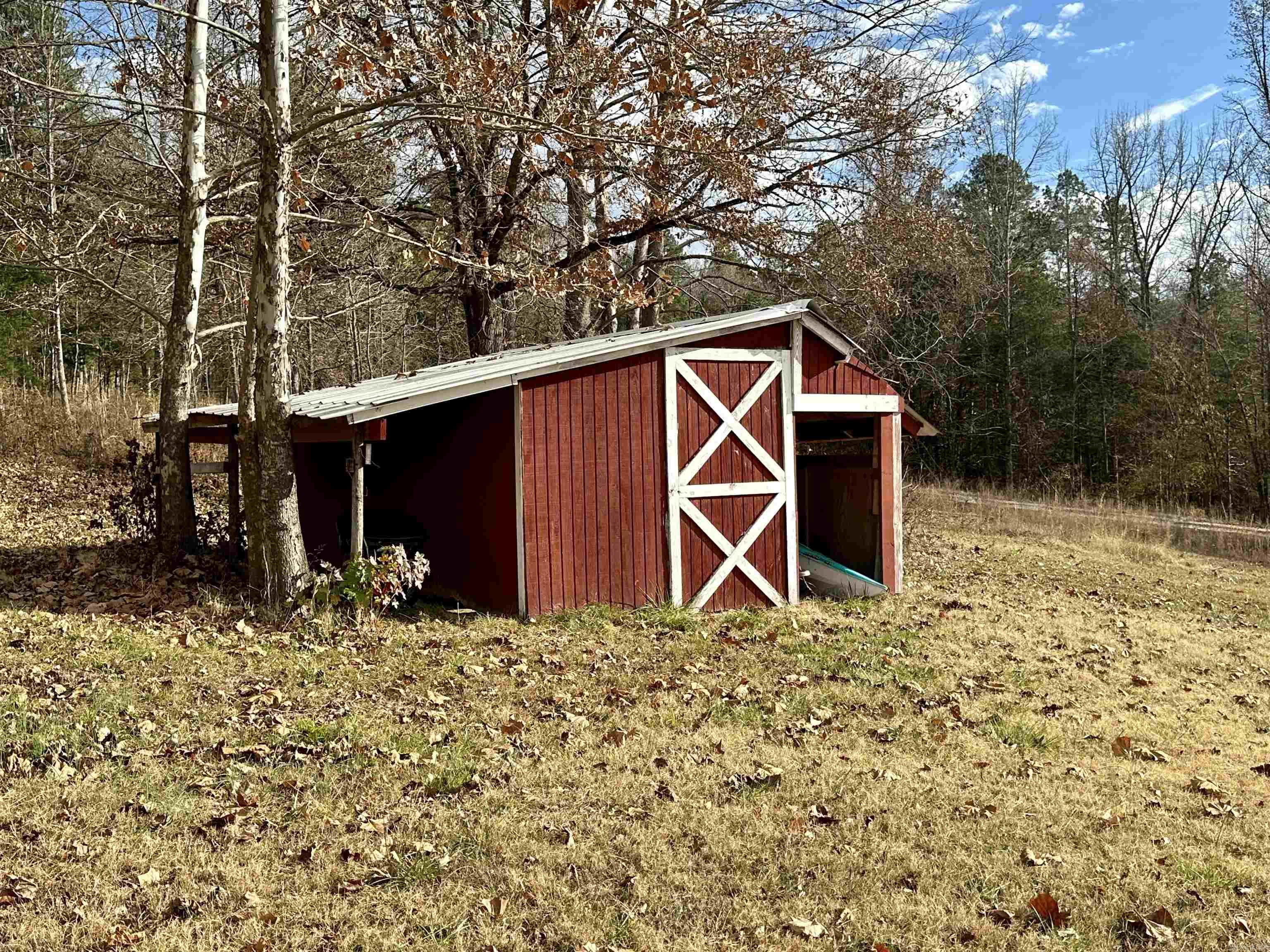 LOUD WATER RETREAT - Residential