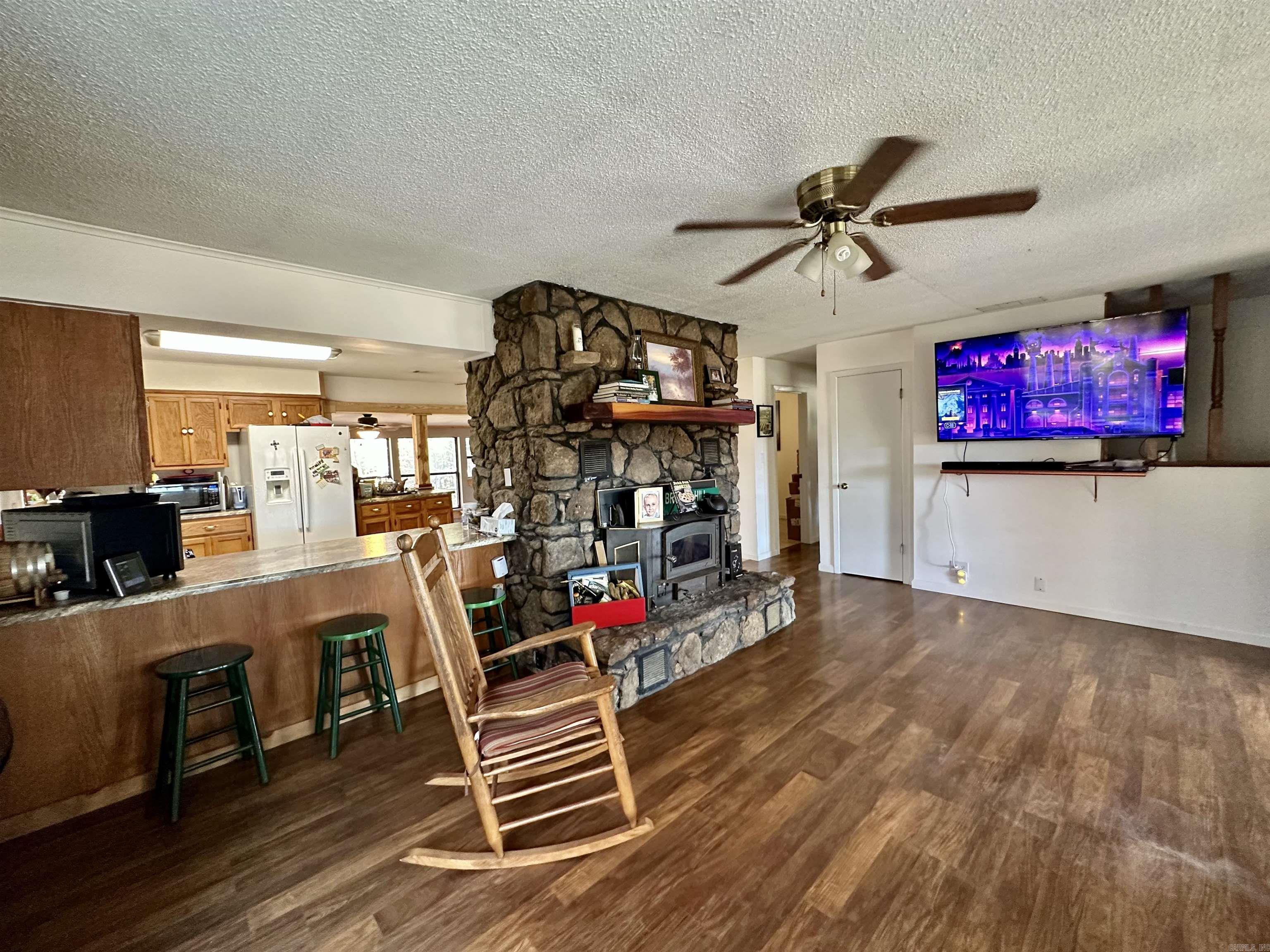 LOUD WATER RETREAT - Residential