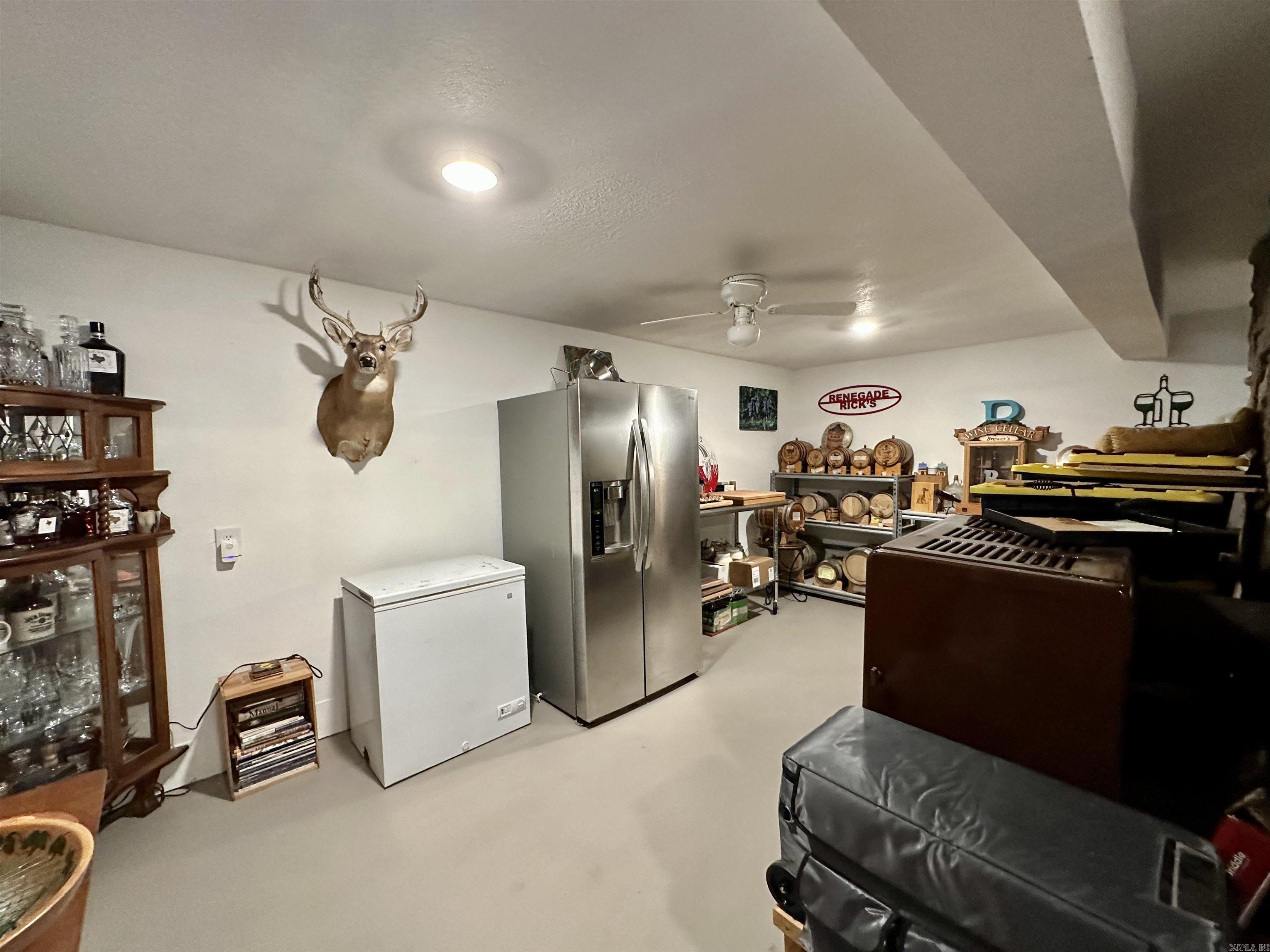 LOUD WATER RETREAT - Residential