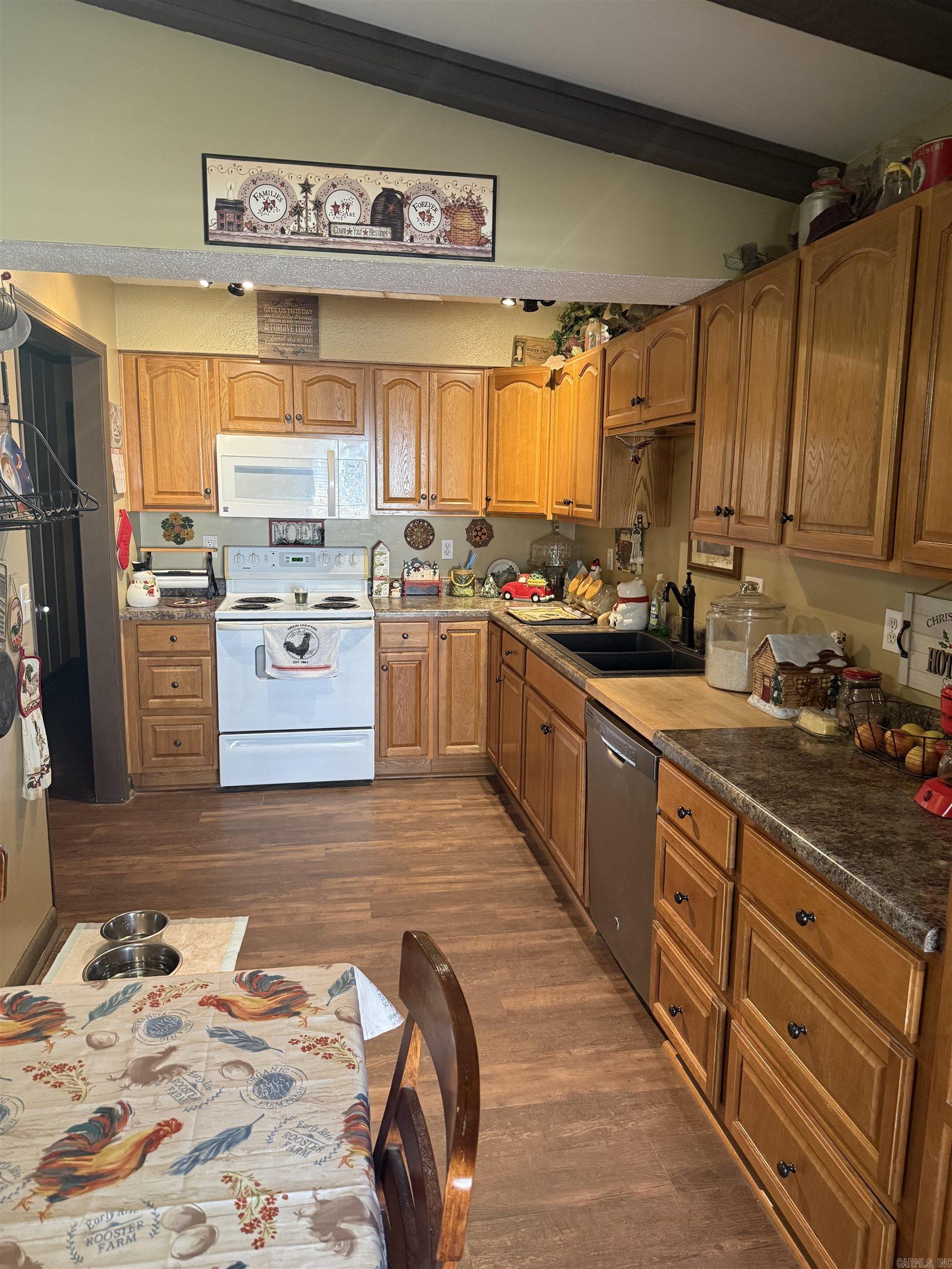 CHELSEA GLADE - Residential