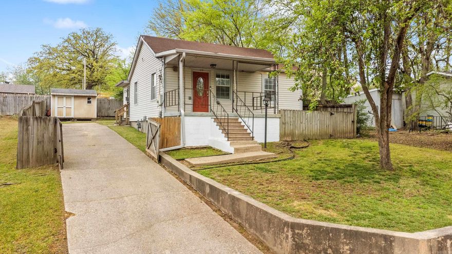Don't miss your opportunity on this 2 bed, 2 full bath home in Downtown Benton! Remodeled bathroom, gas range in the kitchen, Washer/Dryer set to convey, and storage shed in the backyard, this home is waiting for its new owner. Schedule your showing today!