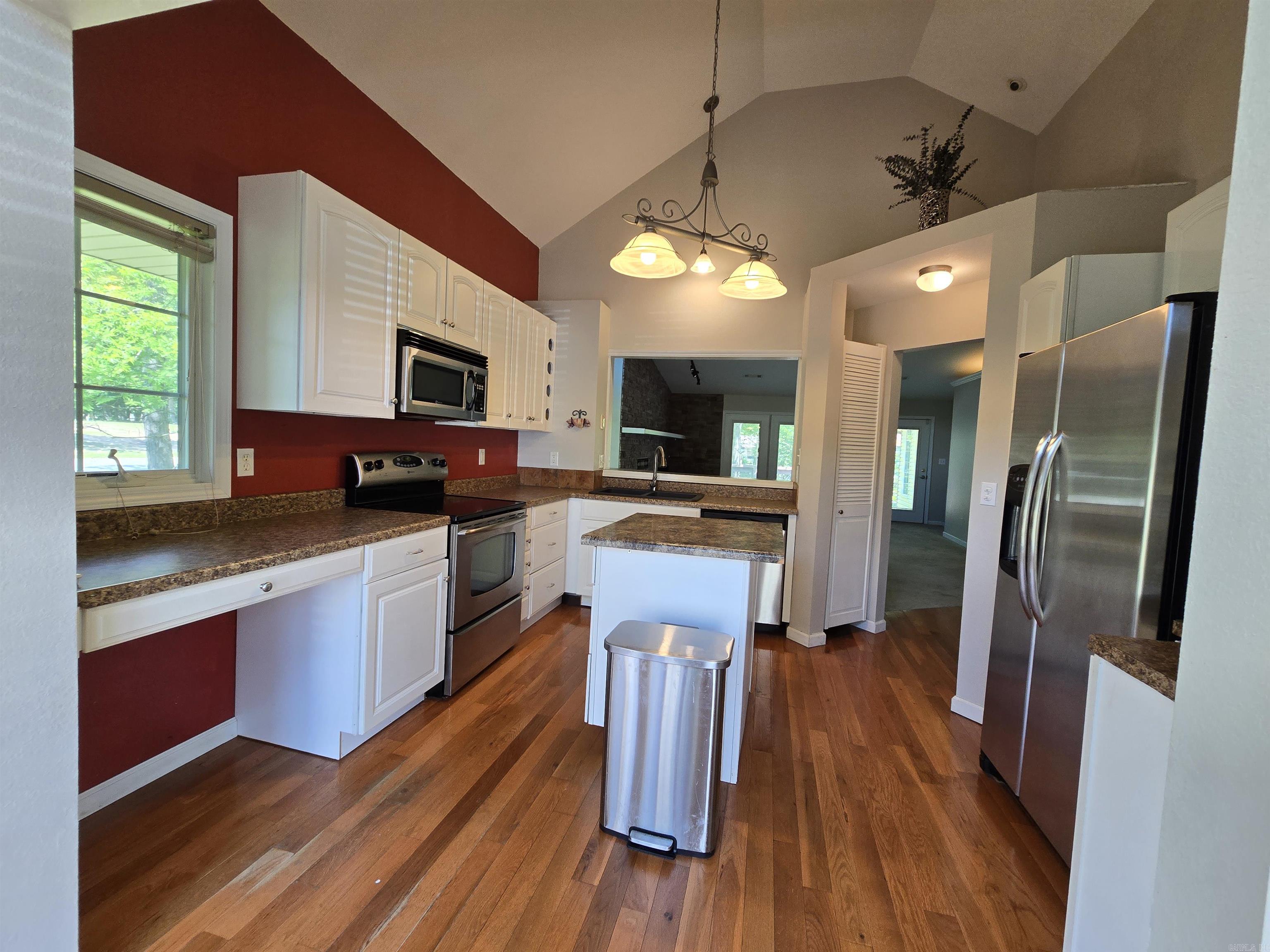 CASTLE RIDGE - Residential