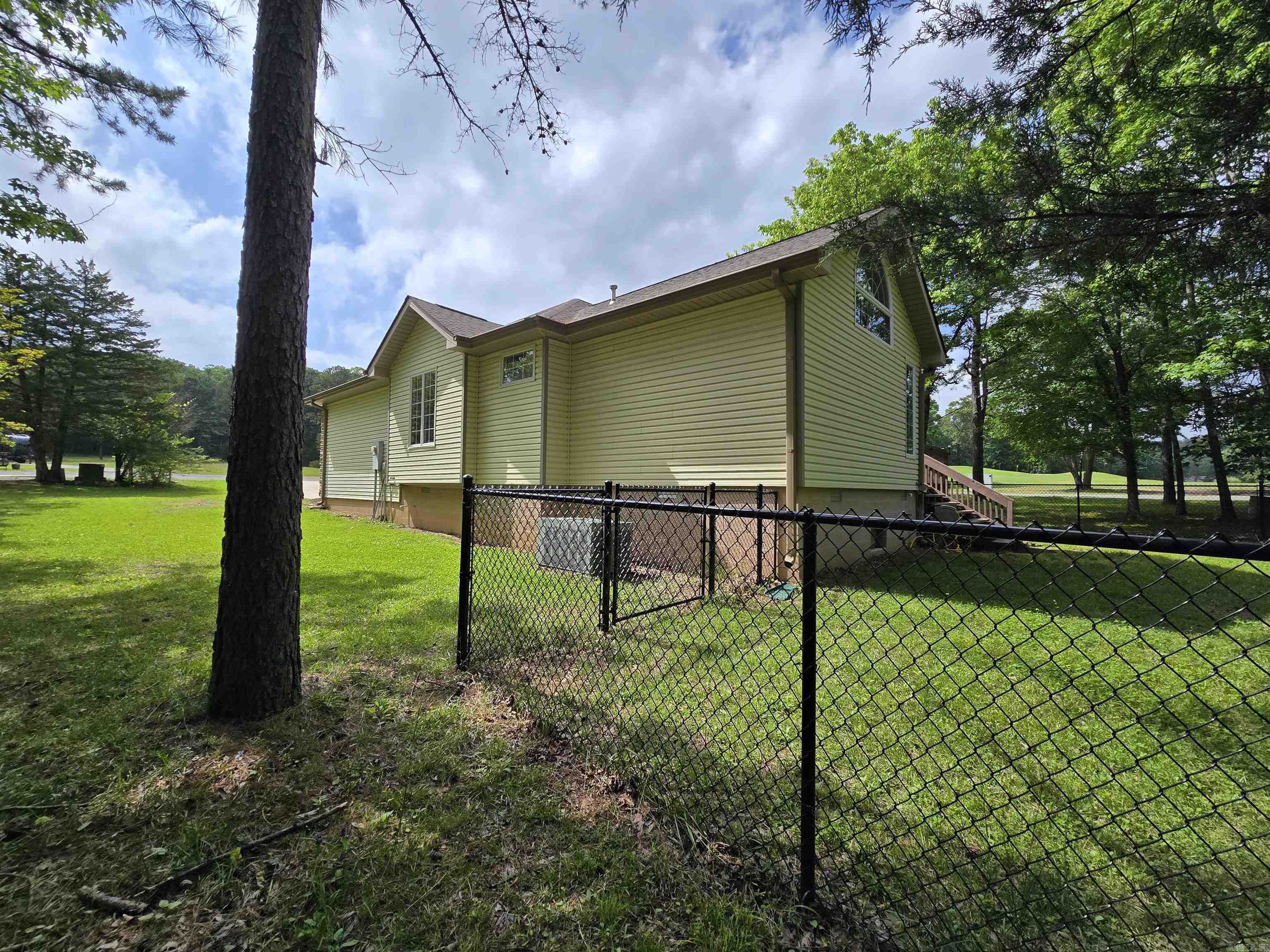 CASTLE RIDGE - Residential