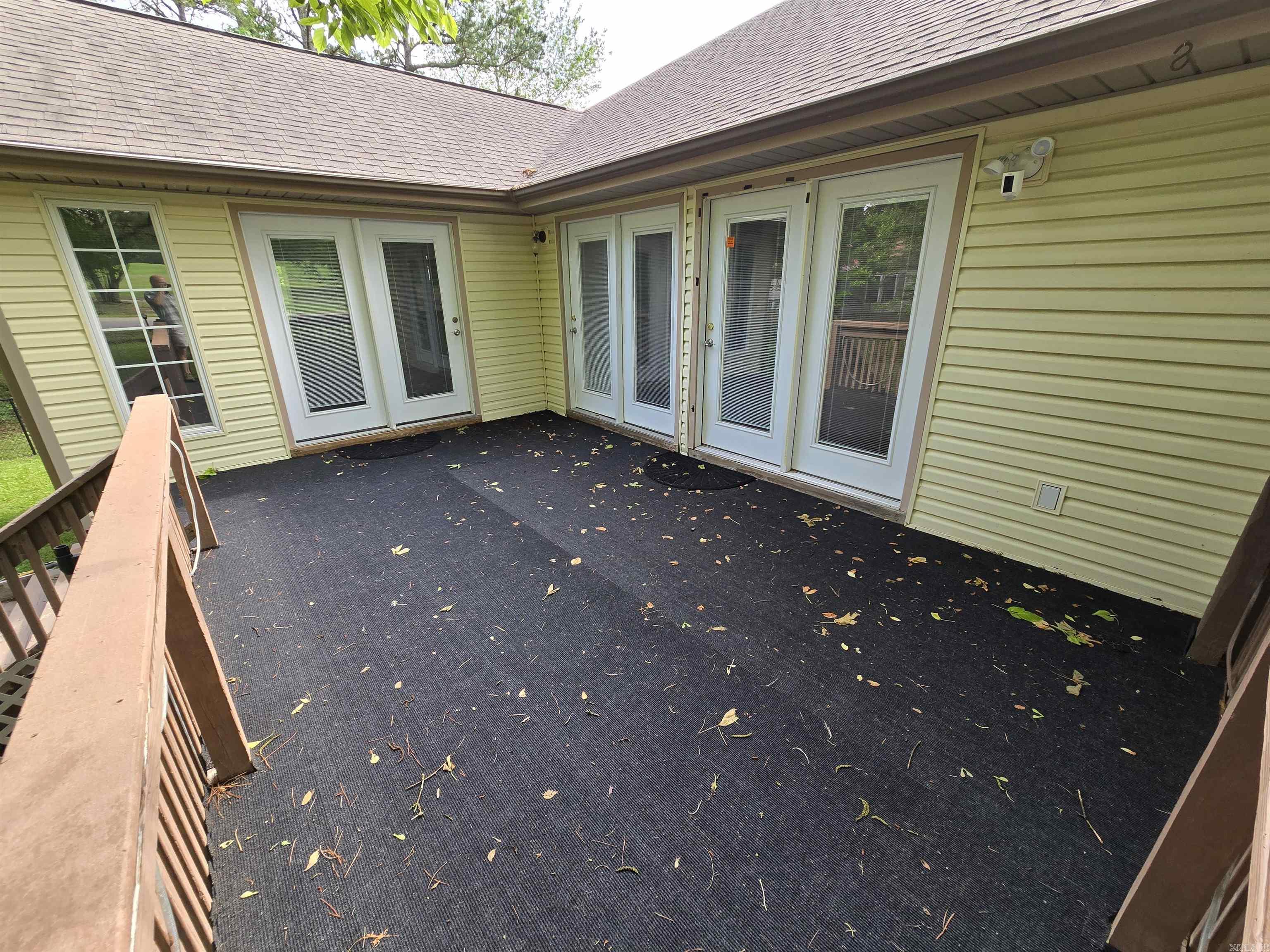 CASTLE RIDGE - Residential