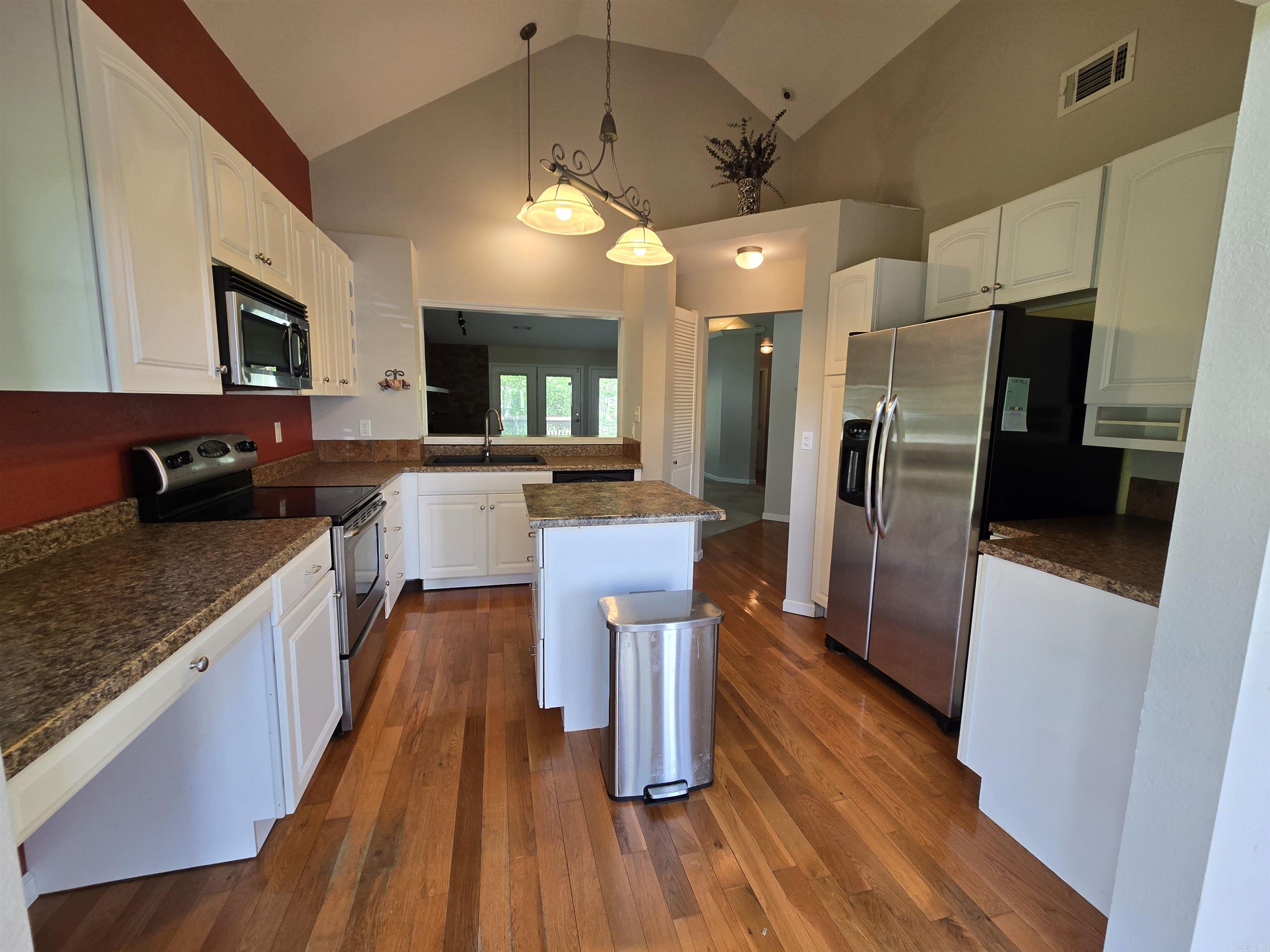 CASTLE RIDGE - Residential