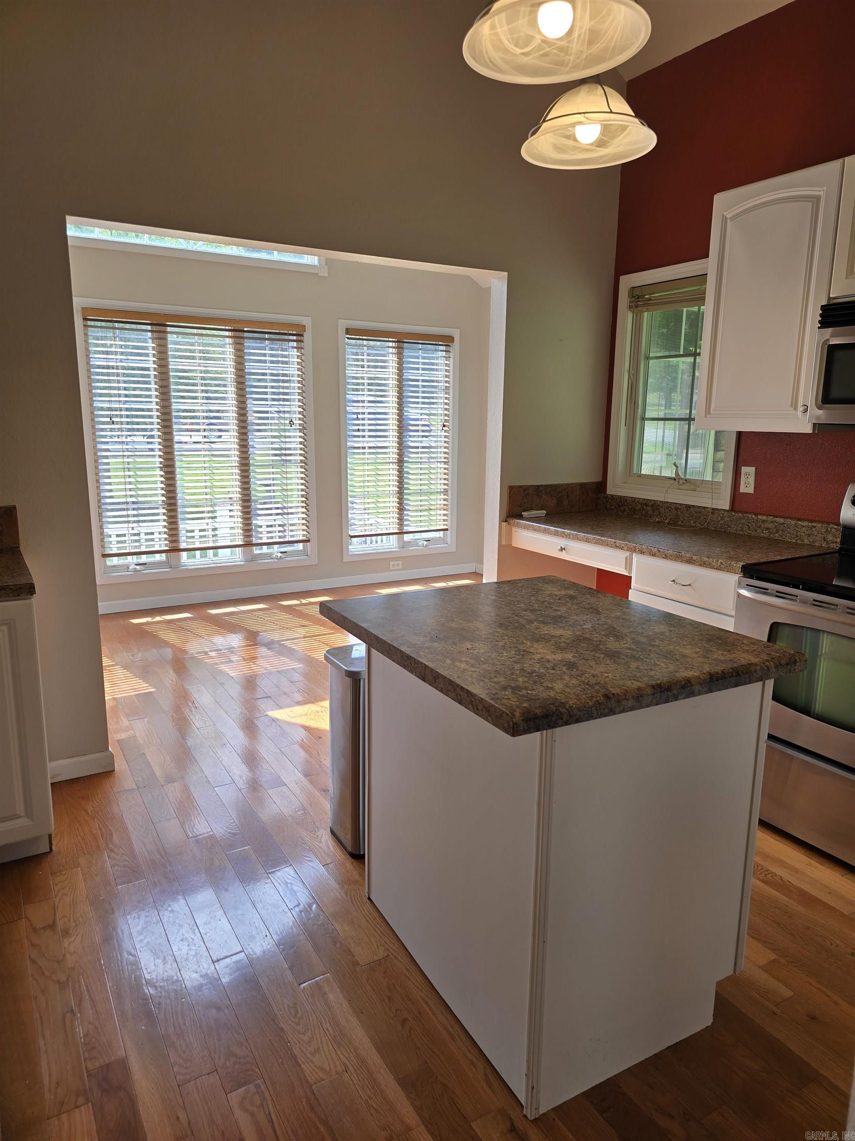 CASTLE RIDGE - Residential