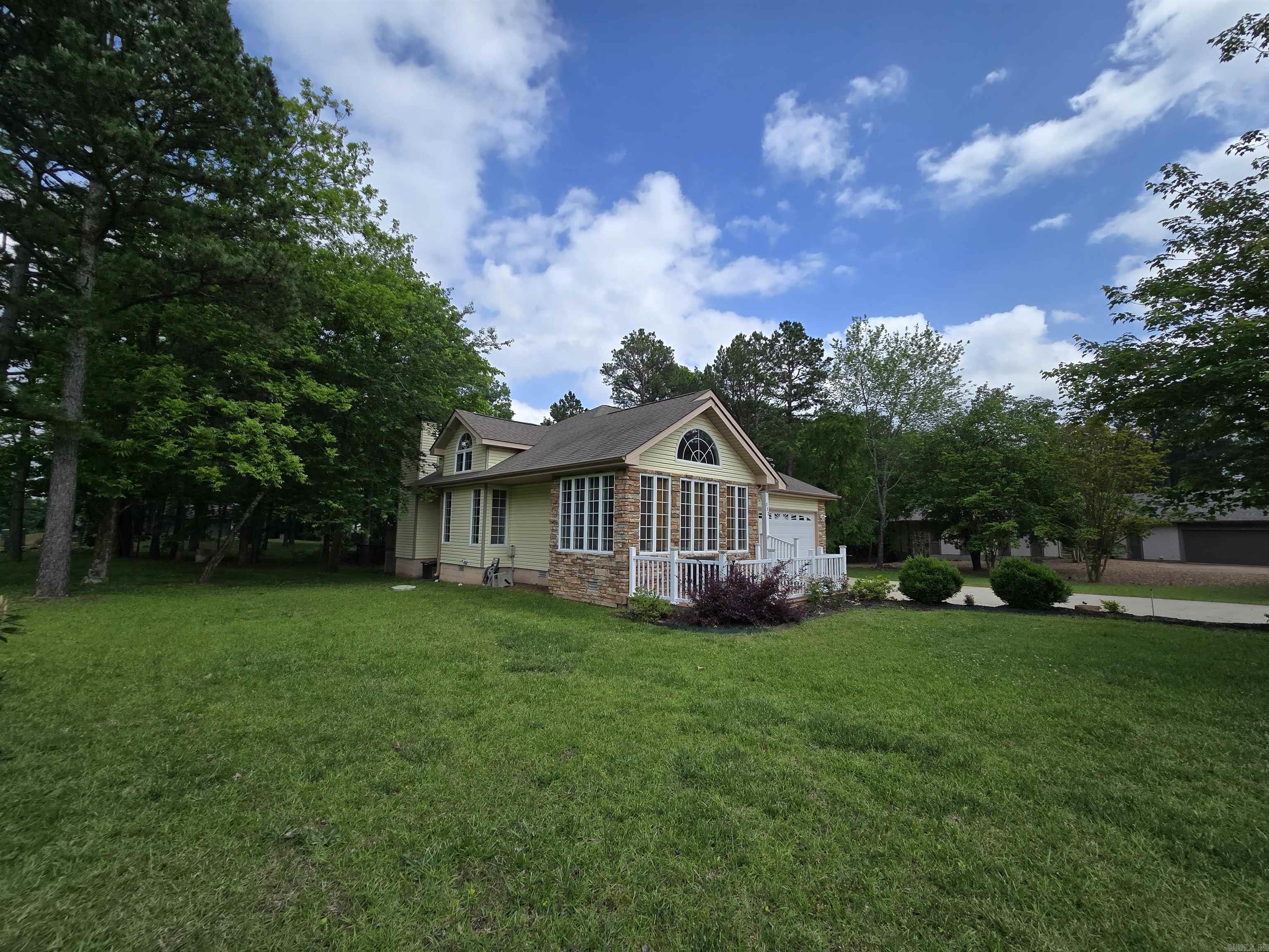 CASTLE RIDGE - Residential
