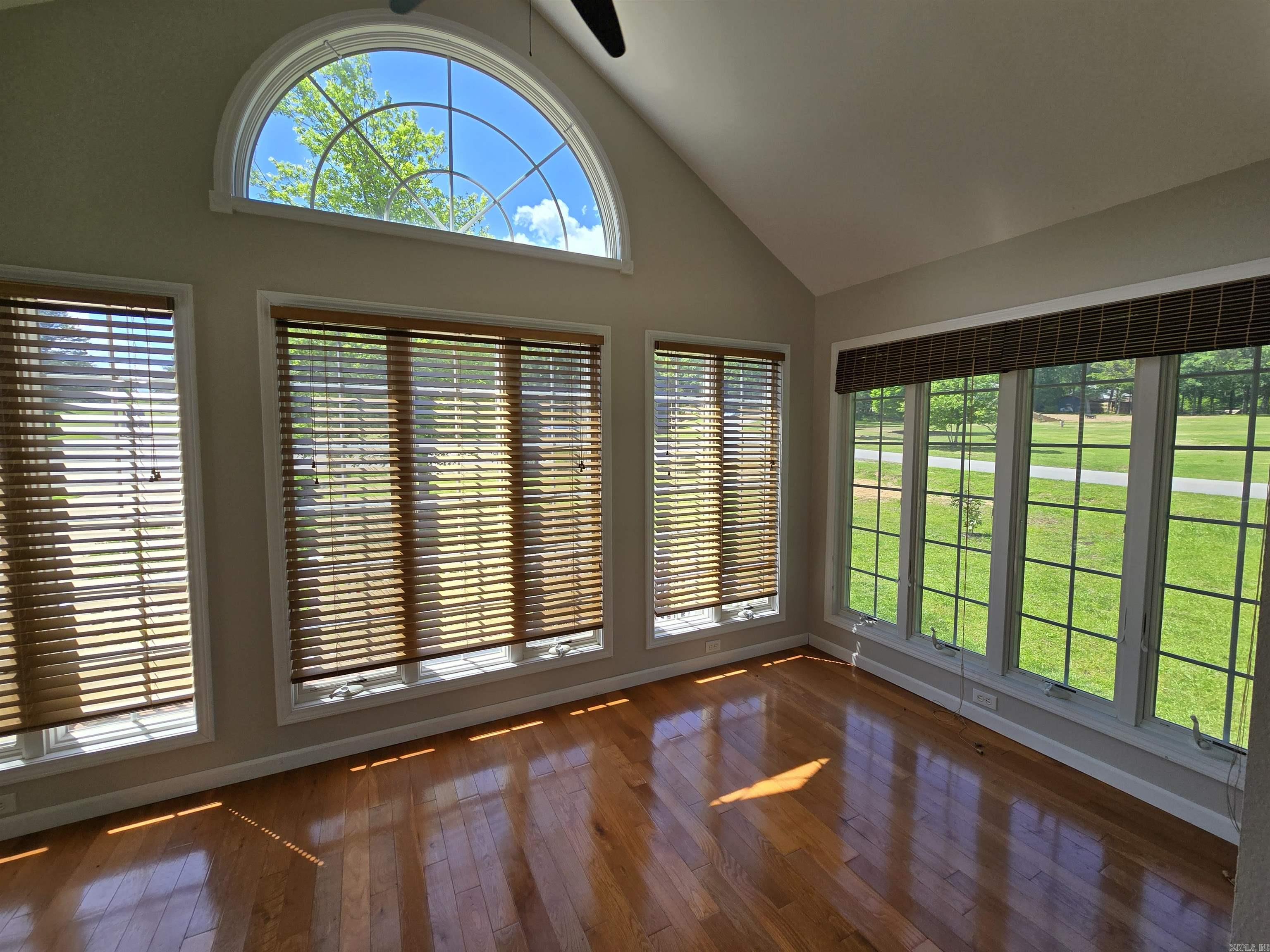 CASTLE RIDGE - Residential
