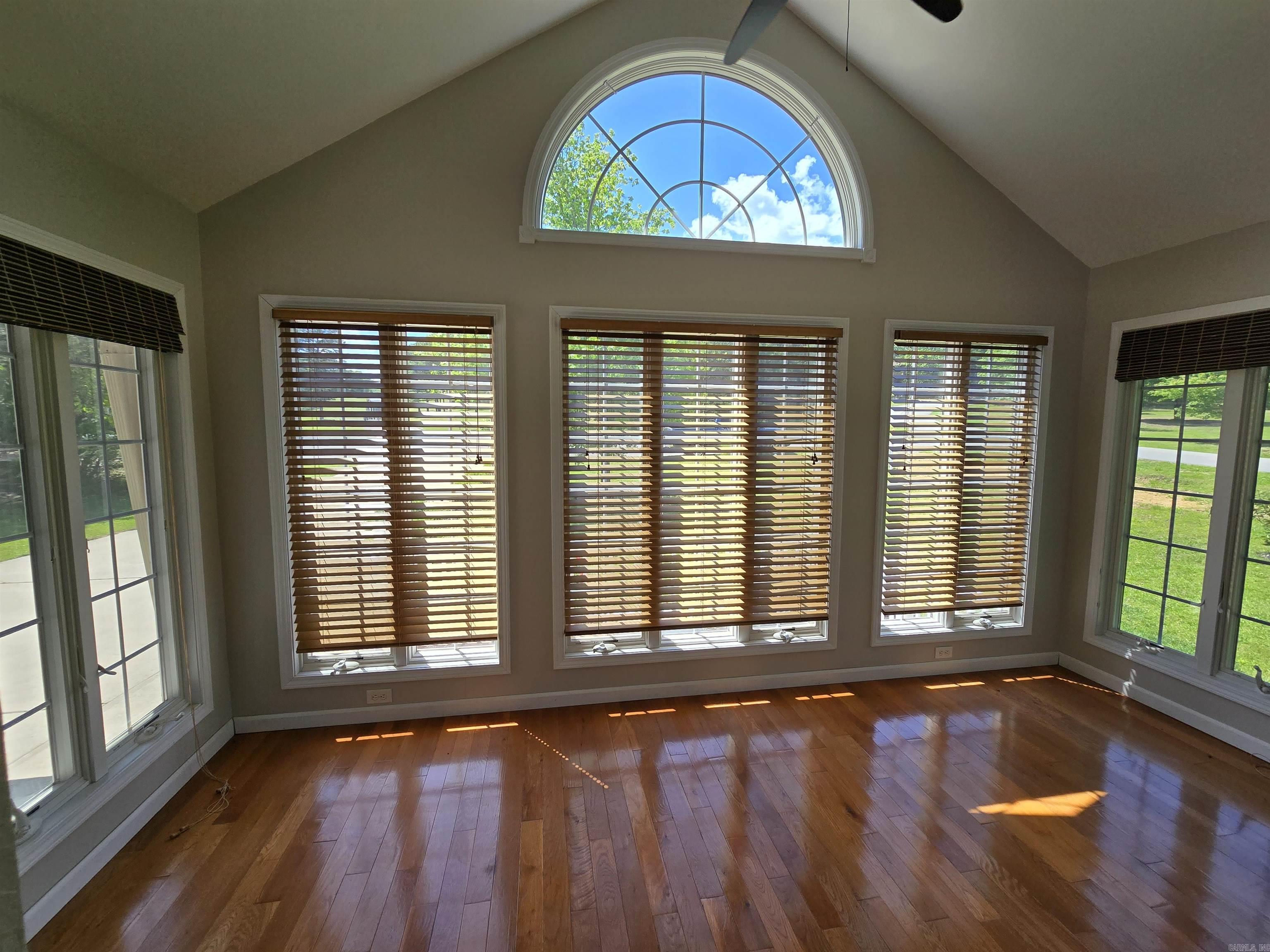 CASTLE RIDGE - Residential