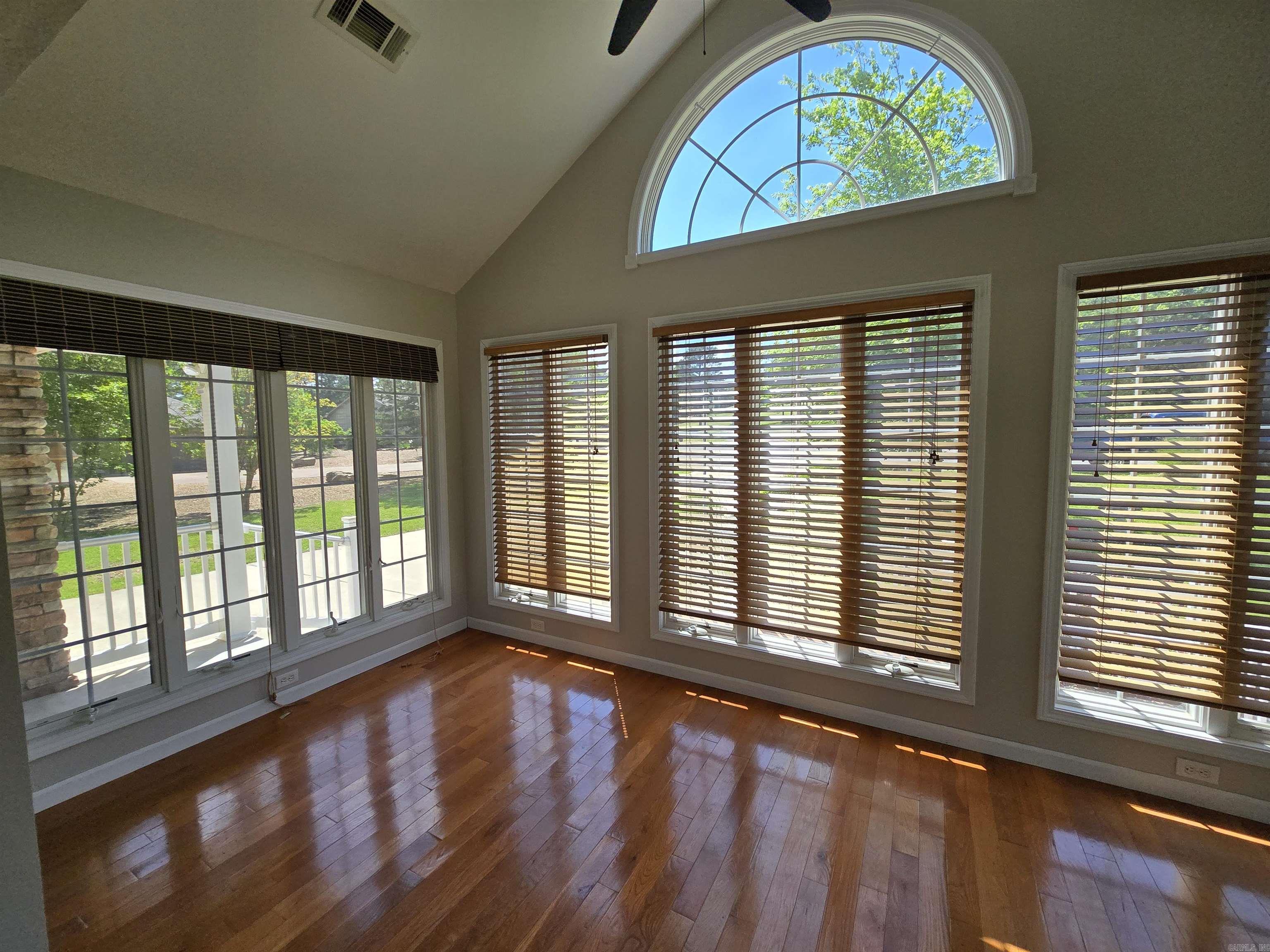 CASTLE RIDGE - Residential