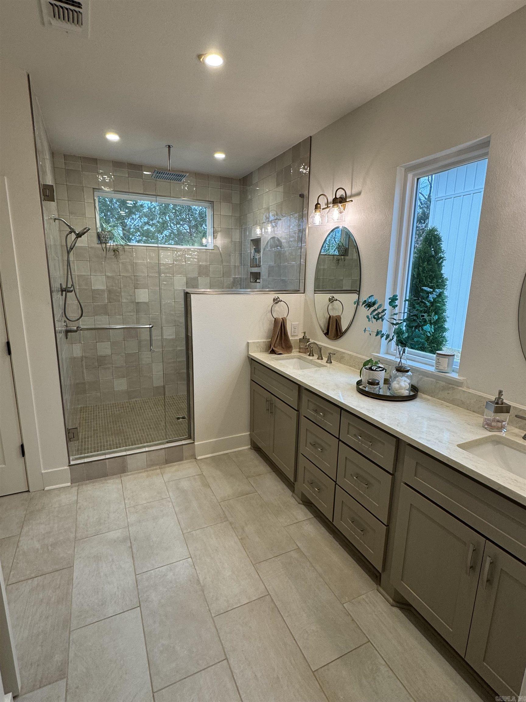 TREASURE HILL - Residential