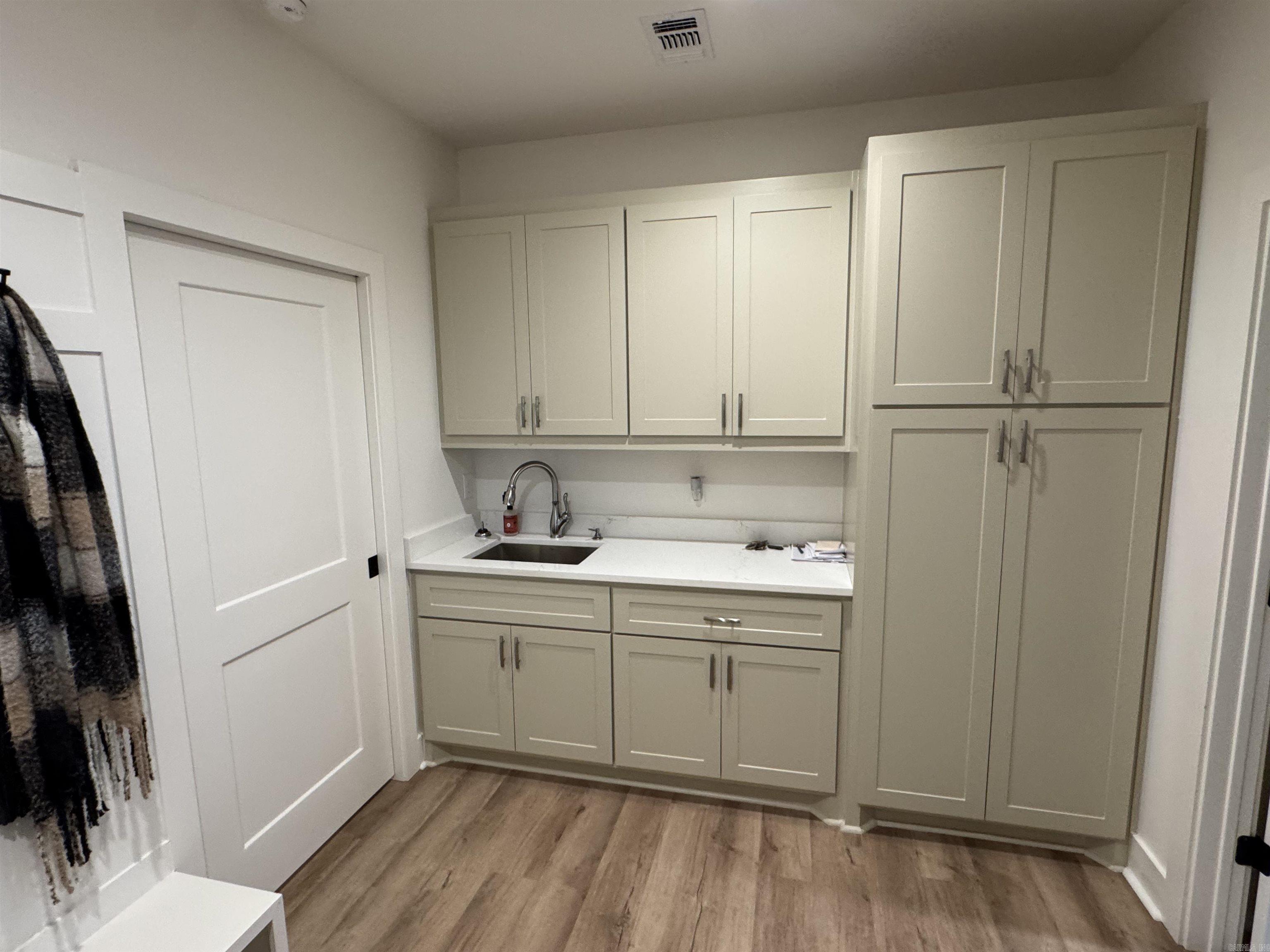 TREASURE HILL - Residential