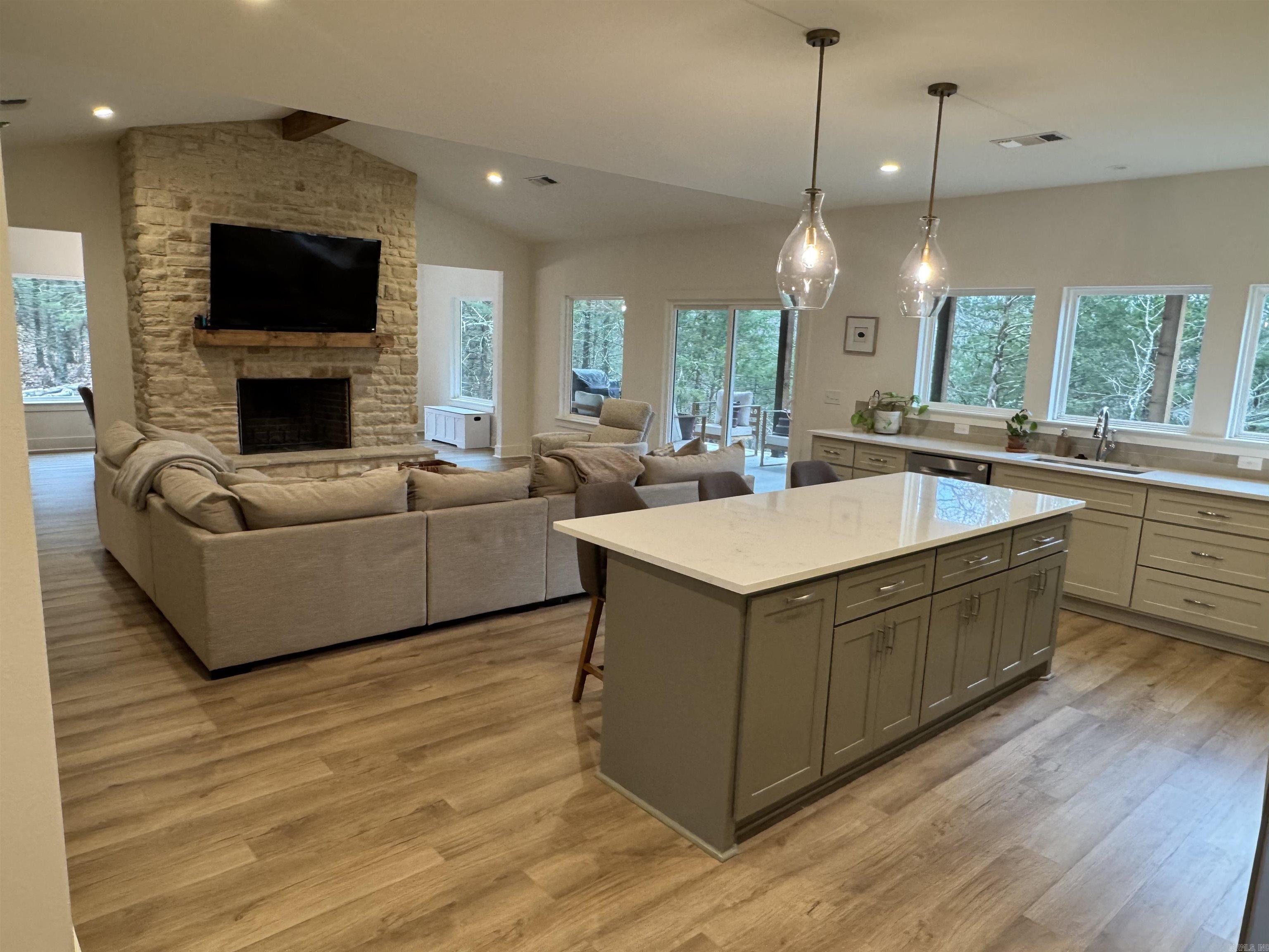 TREASURE HILL - Residential