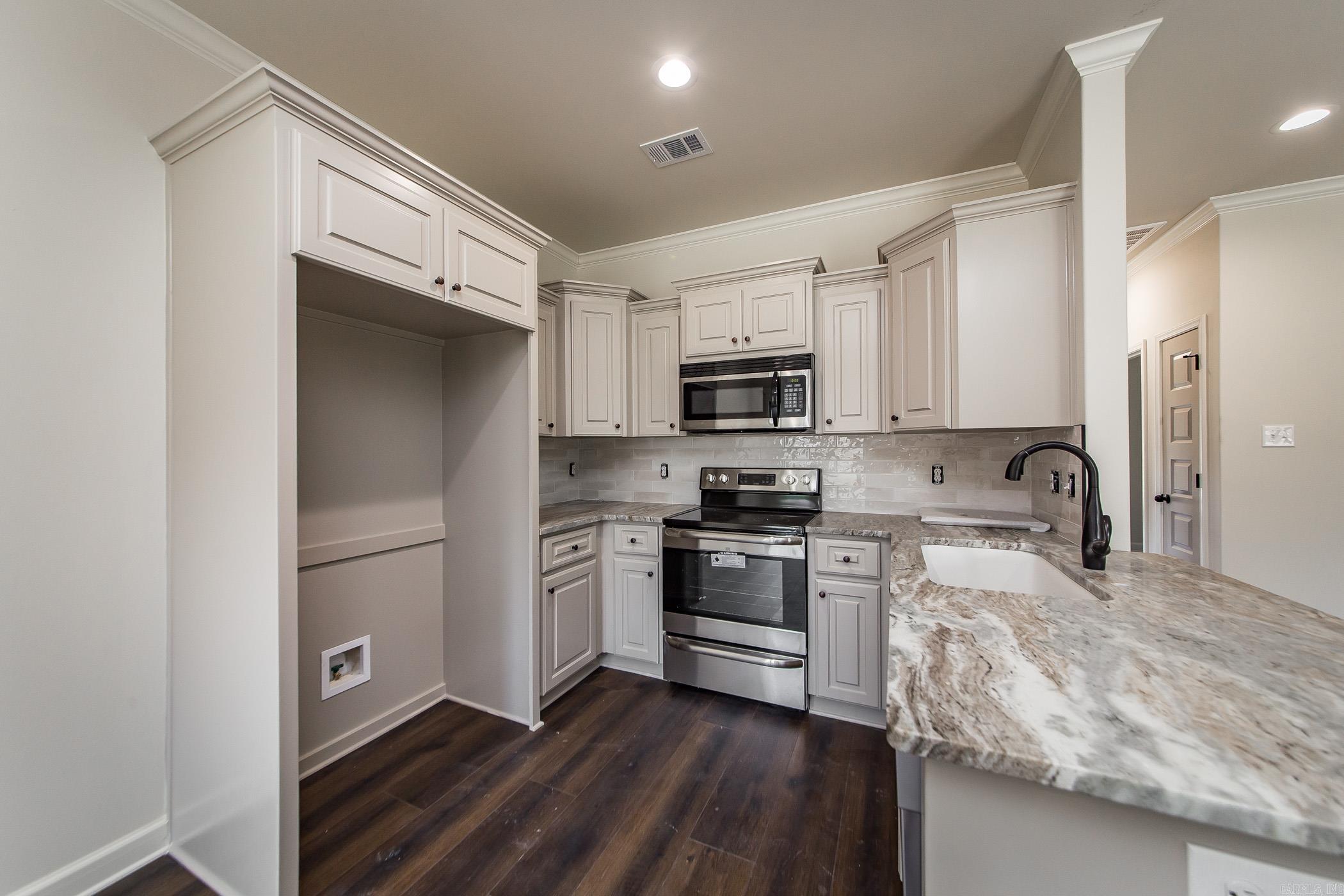 HIDDEN VALLEY ESTATES - Residential