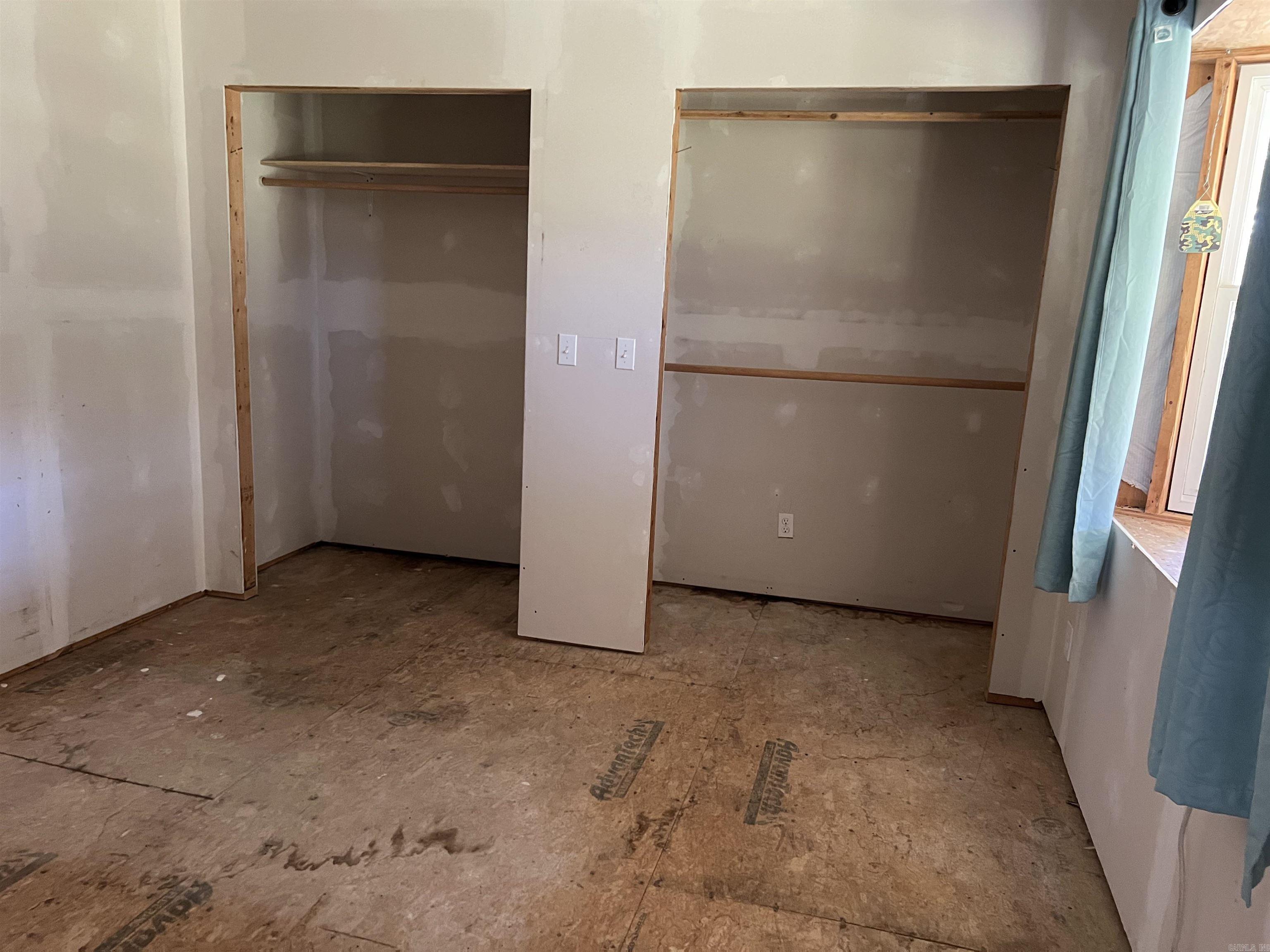 OAK RIDGE ACRES - Residential