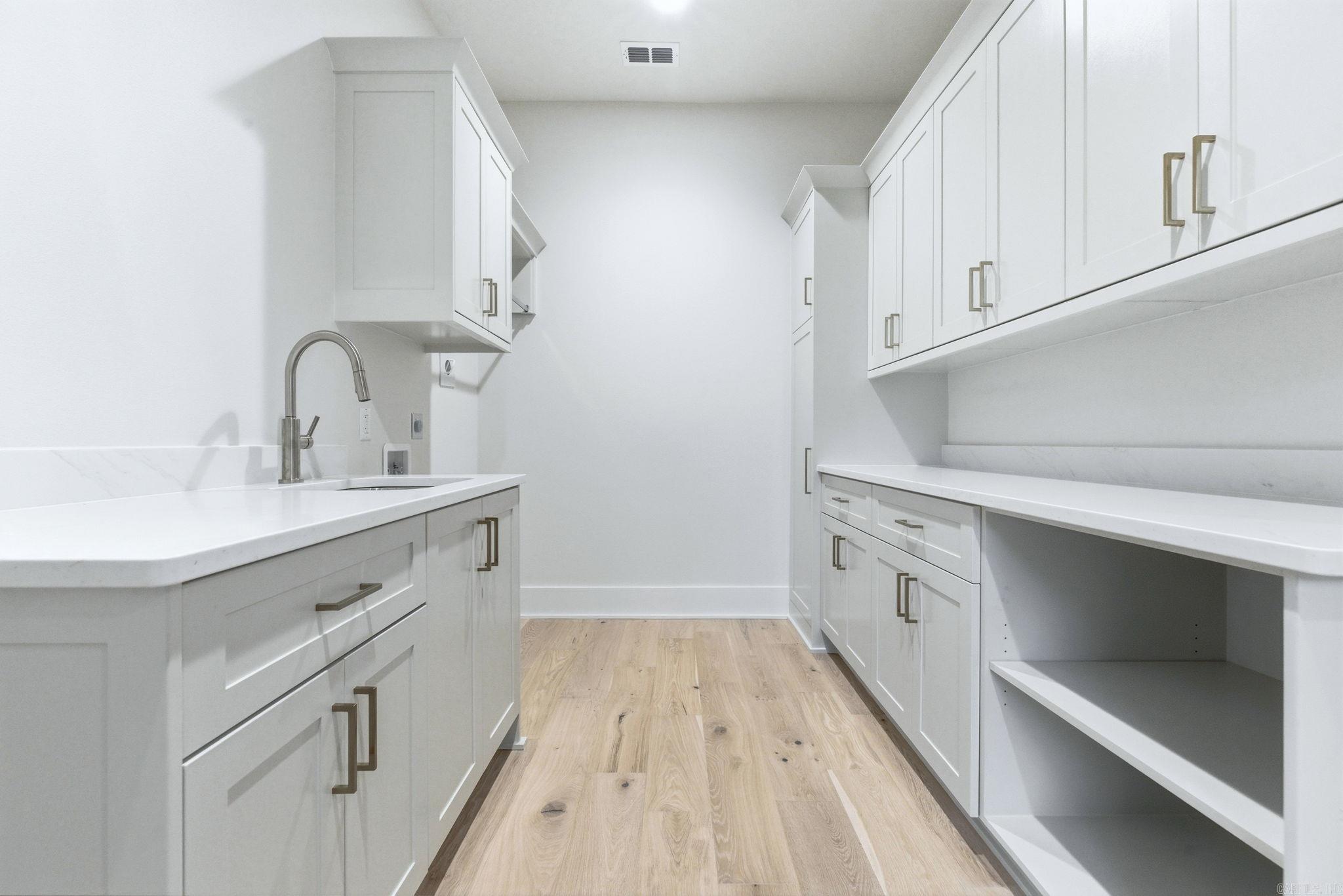 HAZEL OAK - Residential