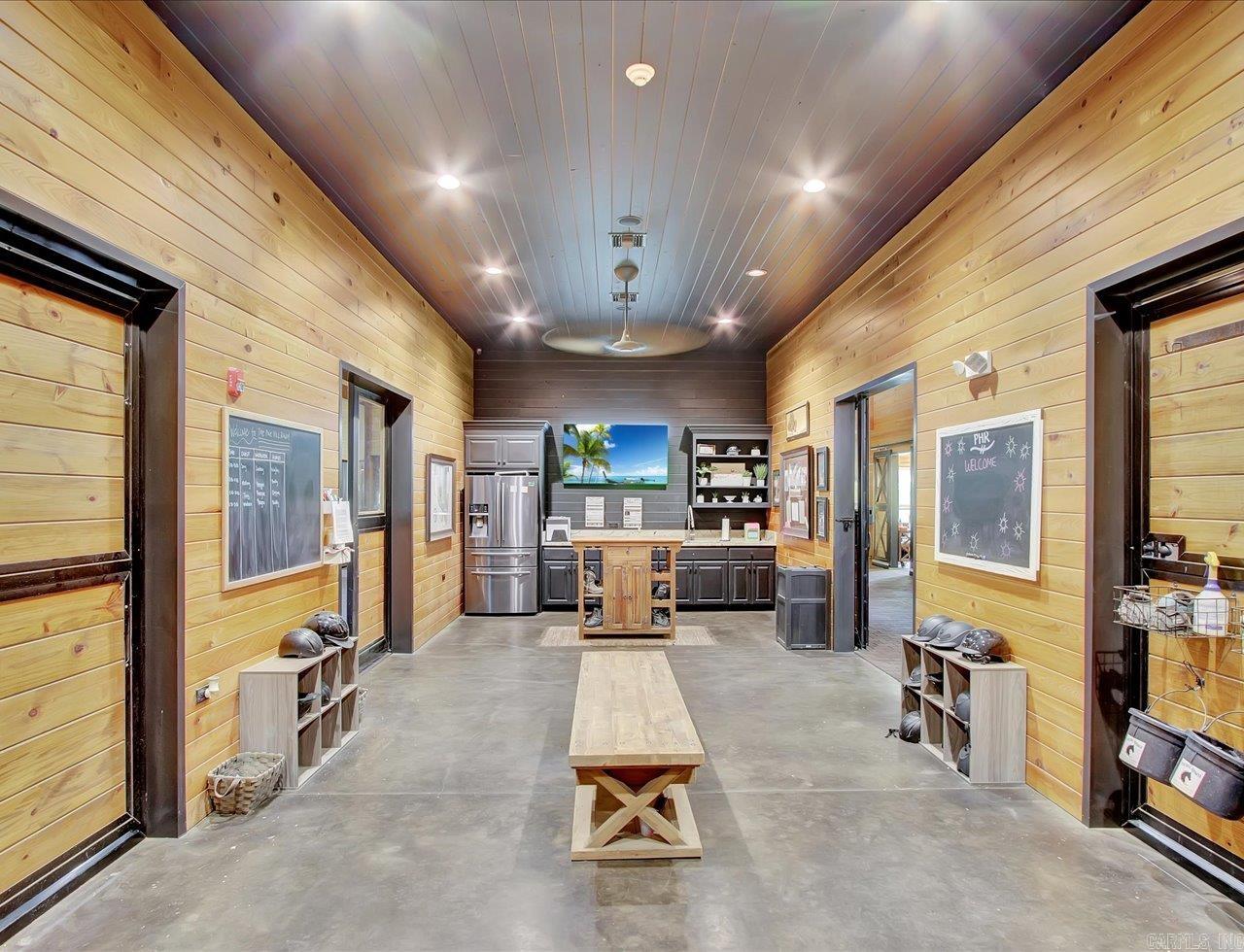 Glenns Crossing - Commercial Sale