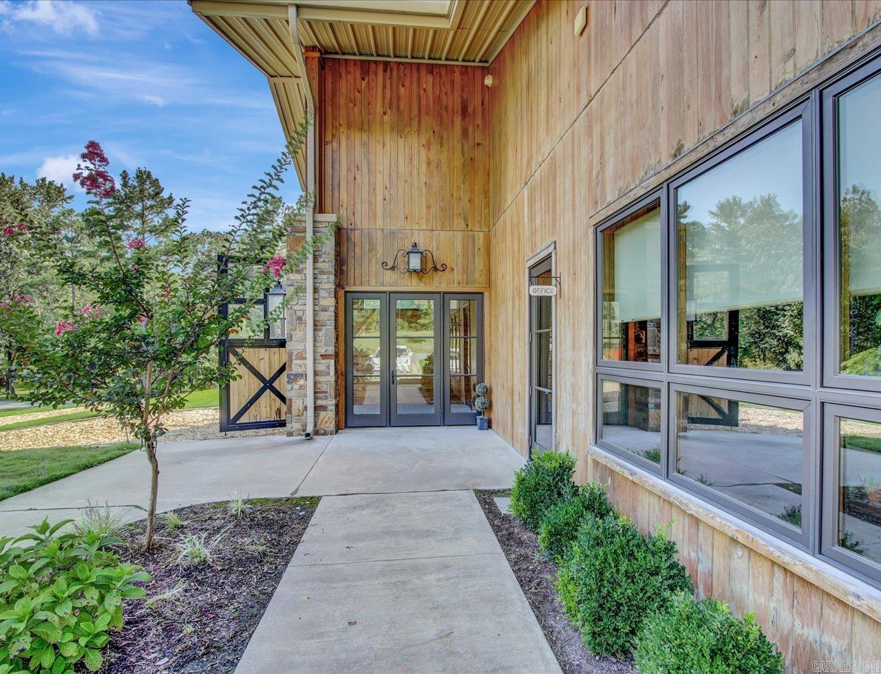 Glenns Crossing - Commercial Sale