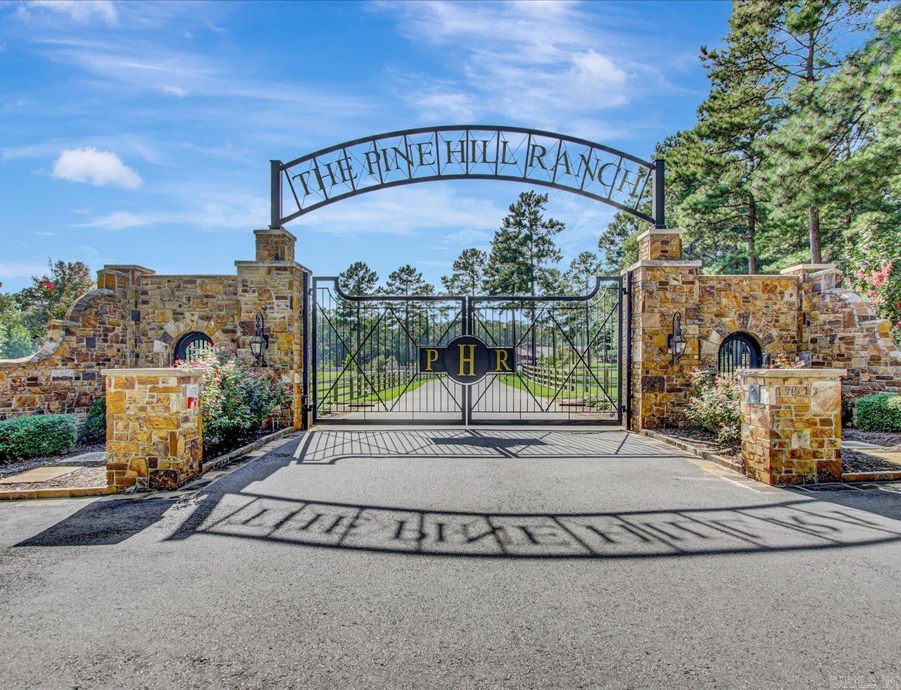 Glenns Crossing - Commercial Sale