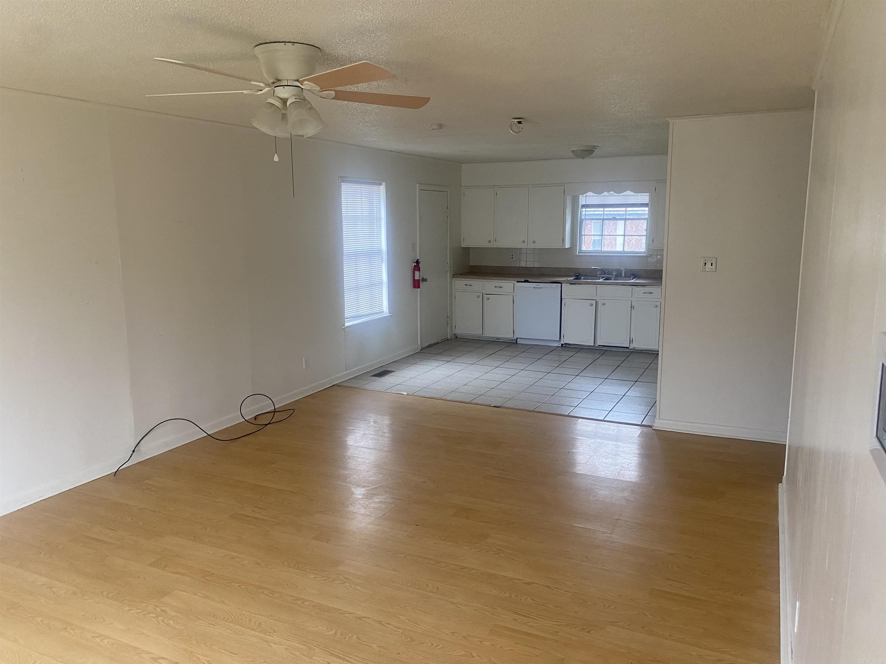 Royal Manor - Residential Lease