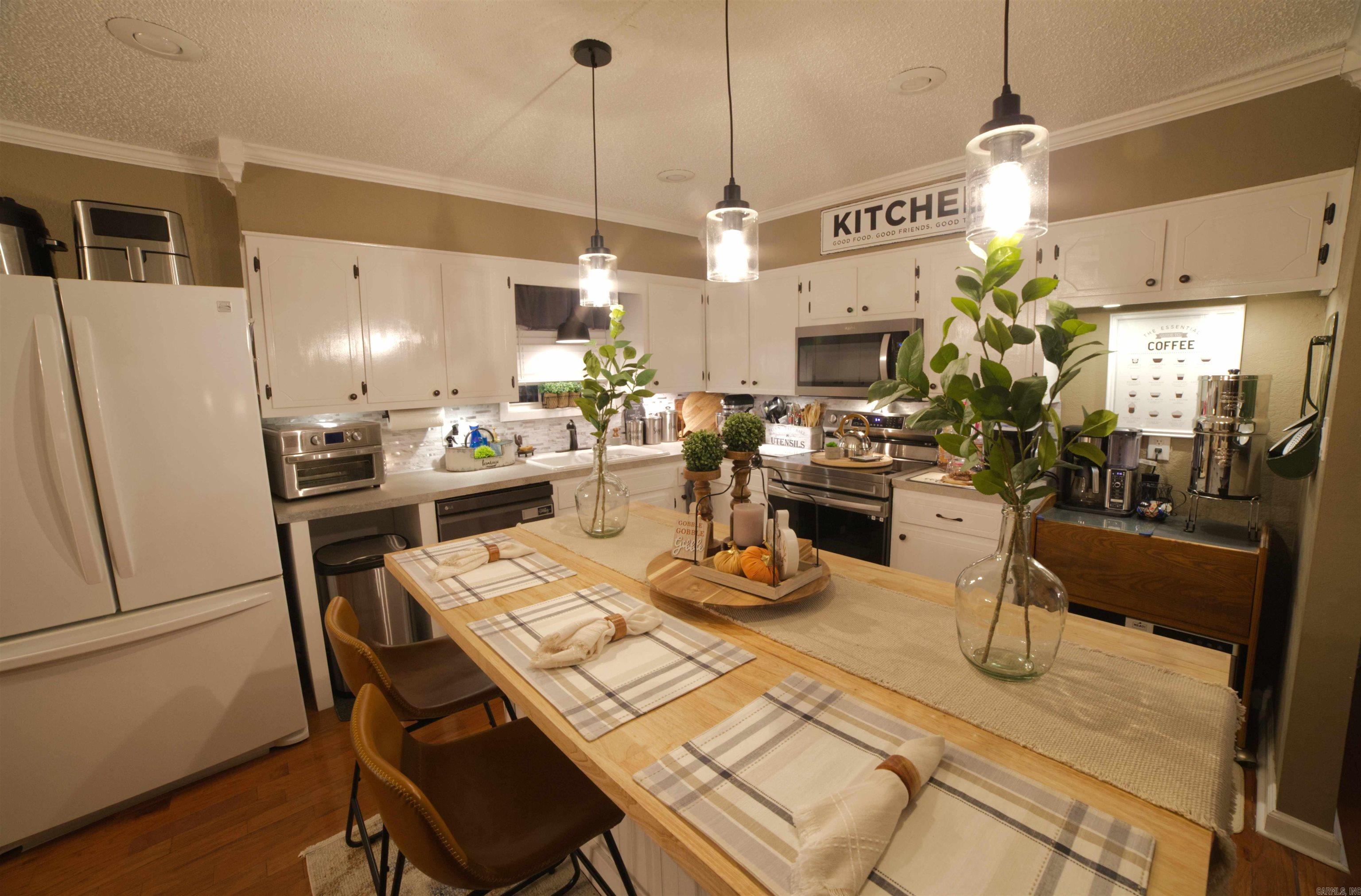 BROOKSIDE - Residential