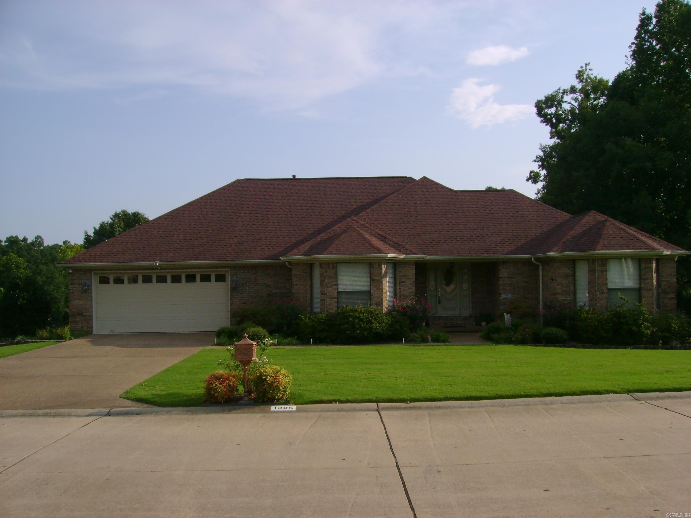 WELLINGTON POINTE - Residential