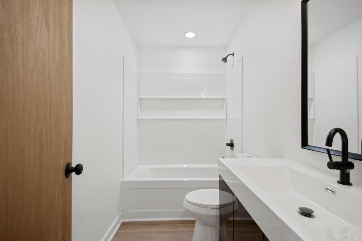 ALGOOD HEIGHTS SUBDIVISION - Residential Lease