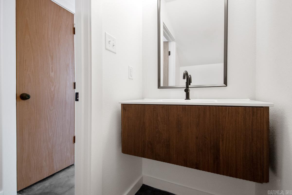 ALGOOD HEIGHTS SUBDIVISION - Residential Lease